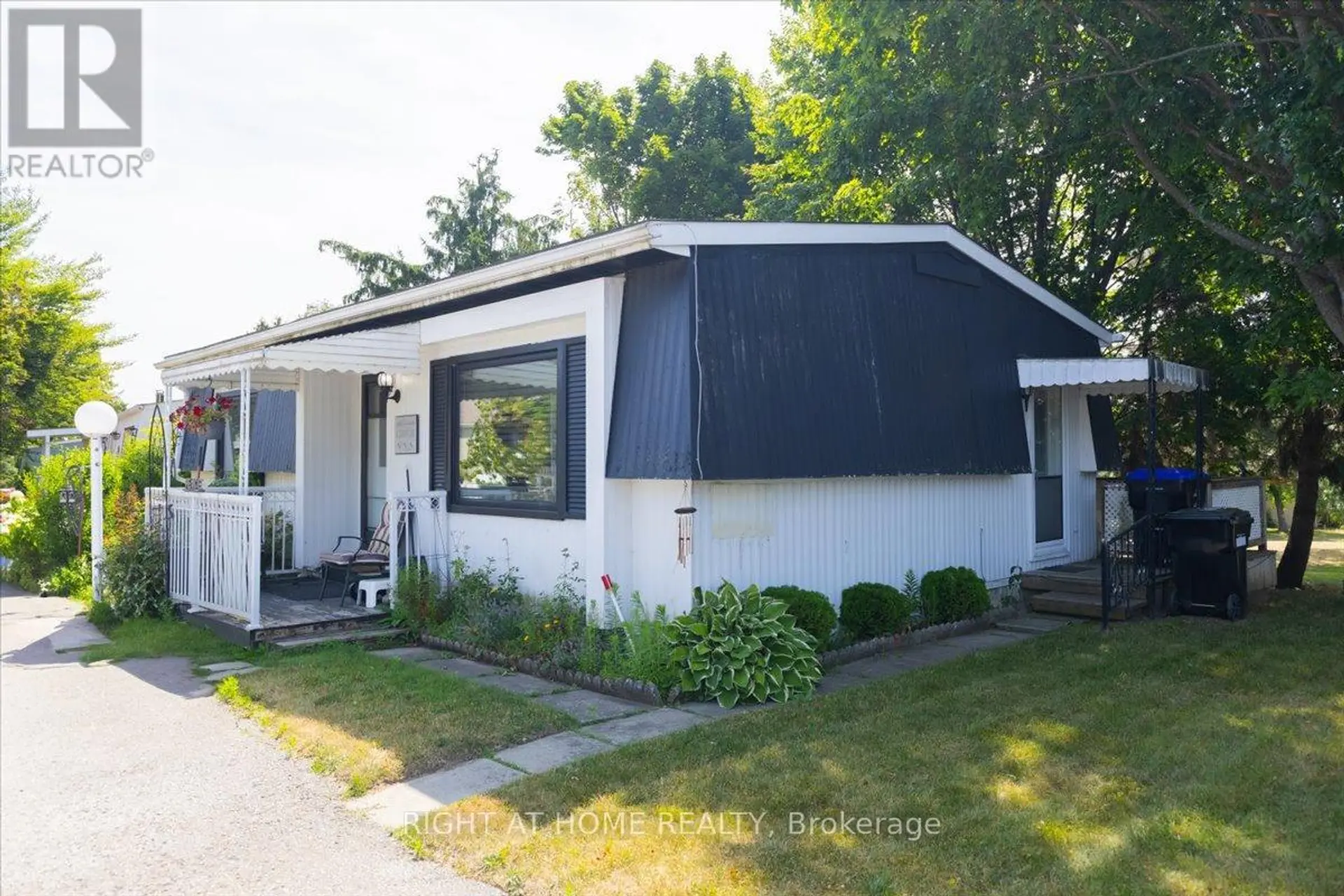45 LINDEN LANE - Image 1
