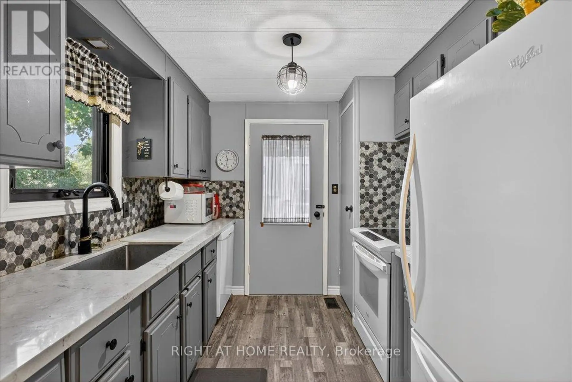 45 LINDEN LANE - Image 7