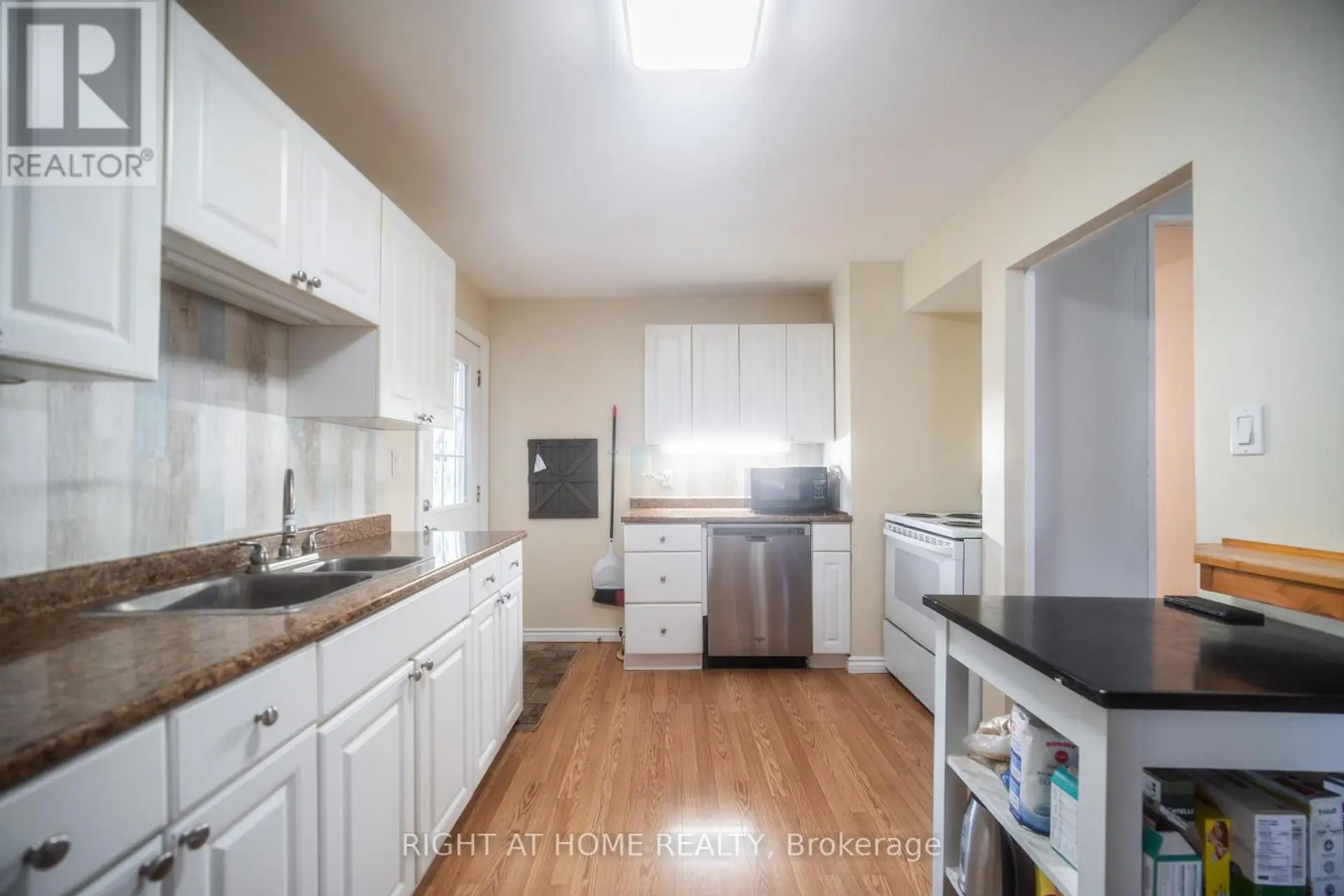 1007 FERRIER AVENUE - Image 7