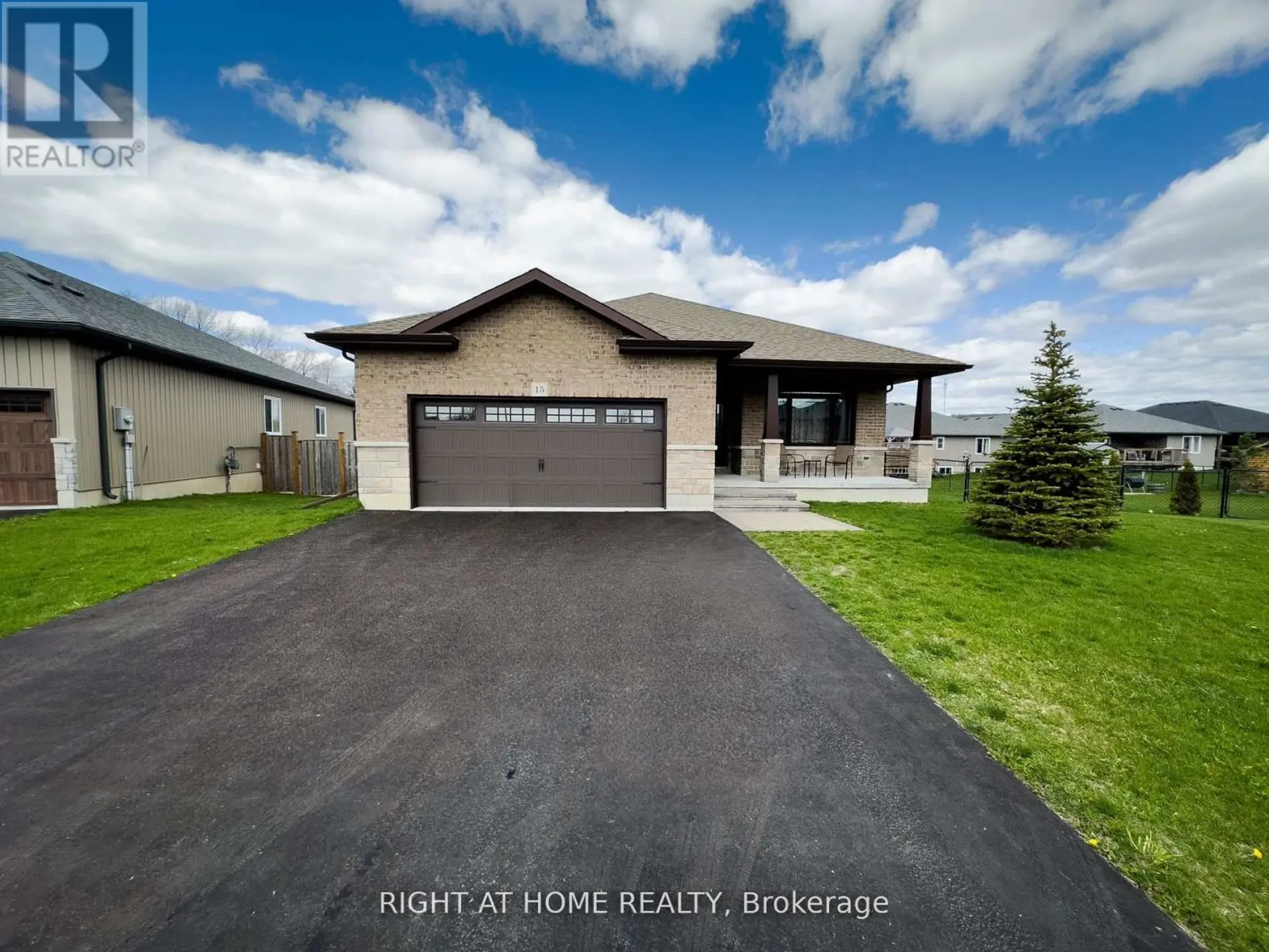 15 SPARTAN COURT - Image 1