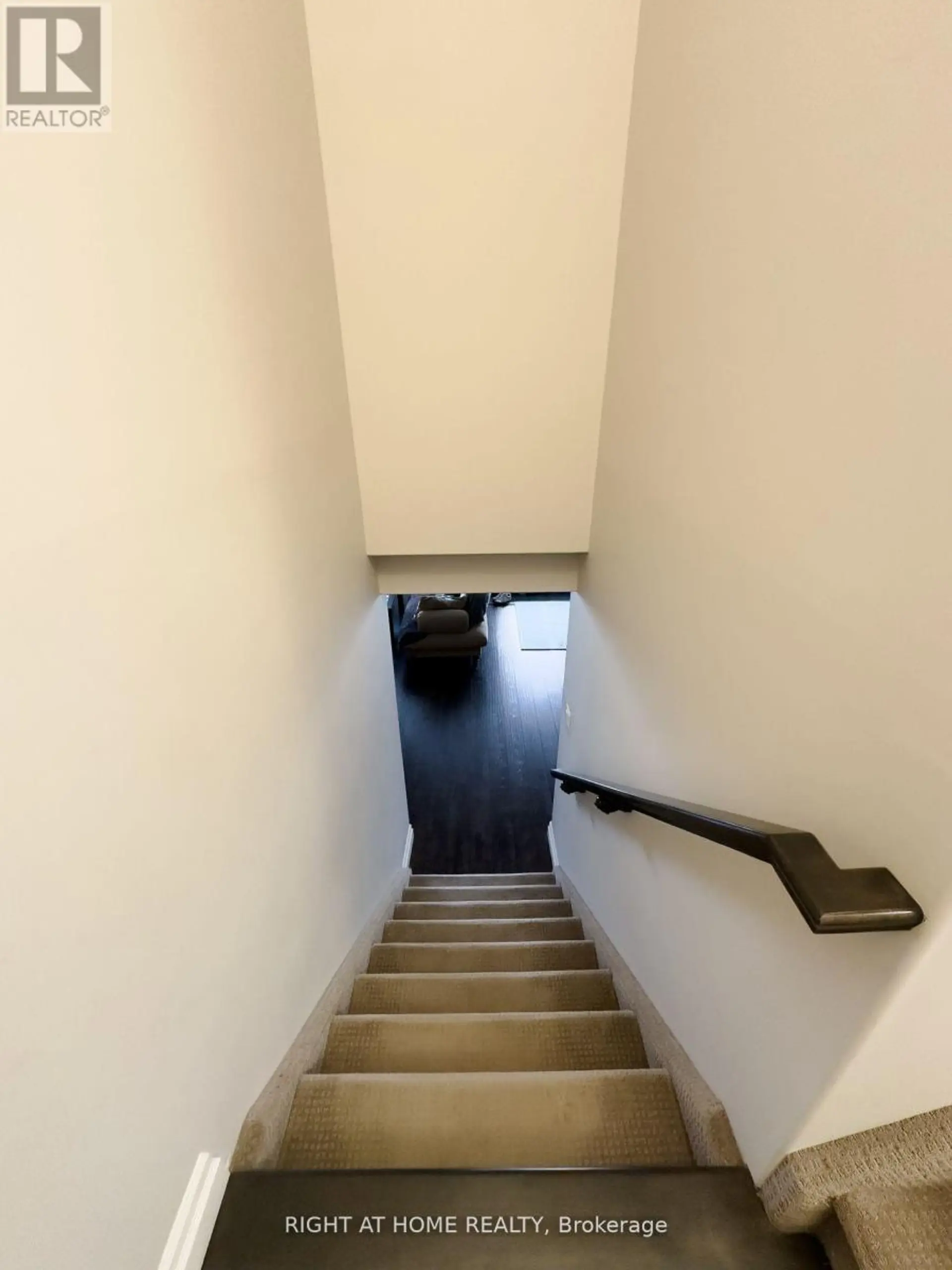 15 SPARTAN COURT - Image 10