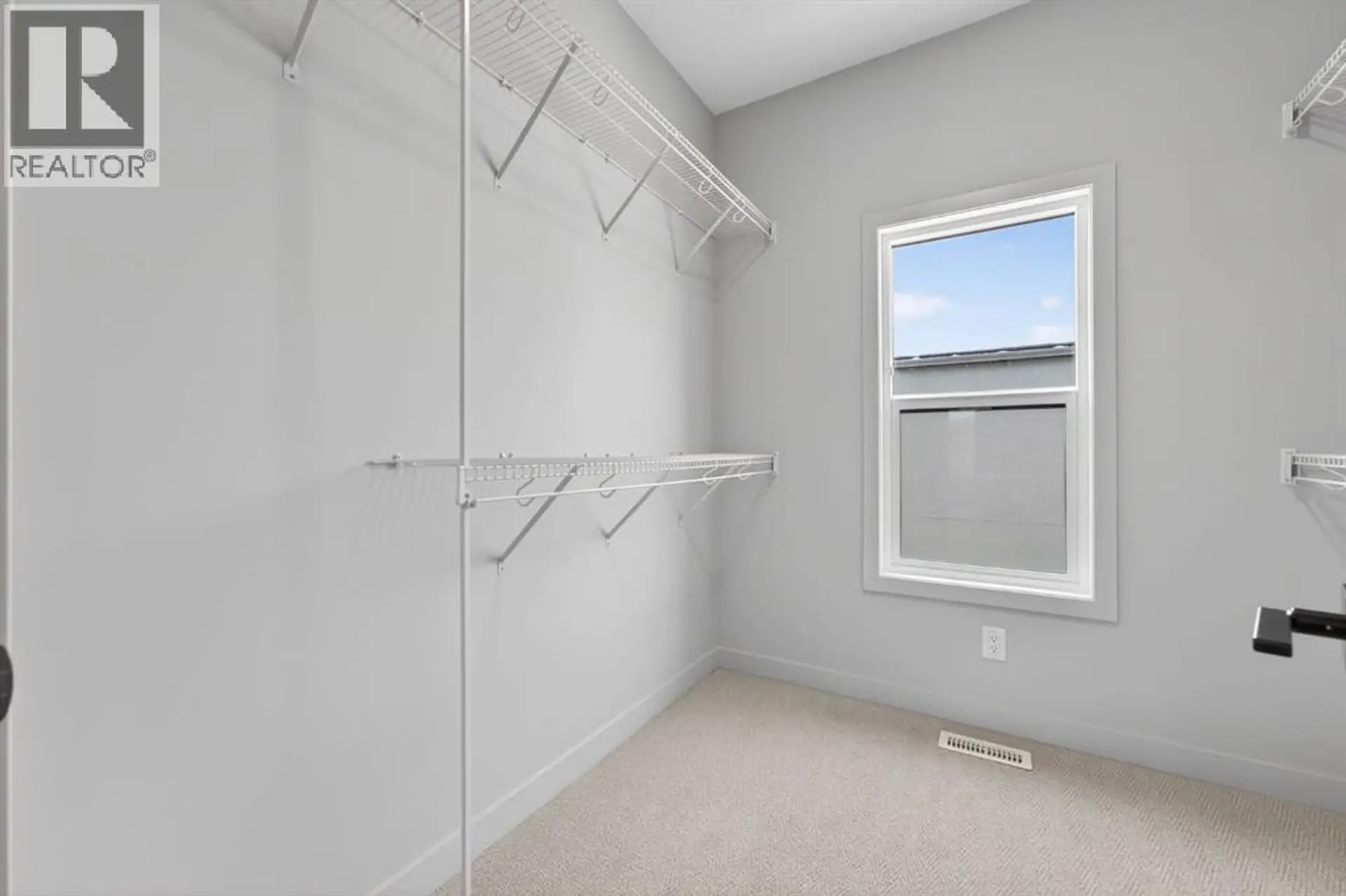 645 53 Avenue SW - Image 15