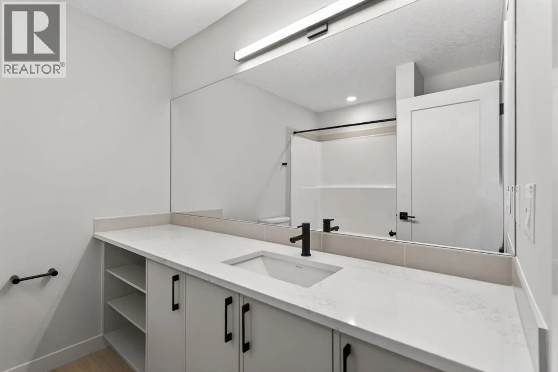 645 53 Avenue SW - Image 9