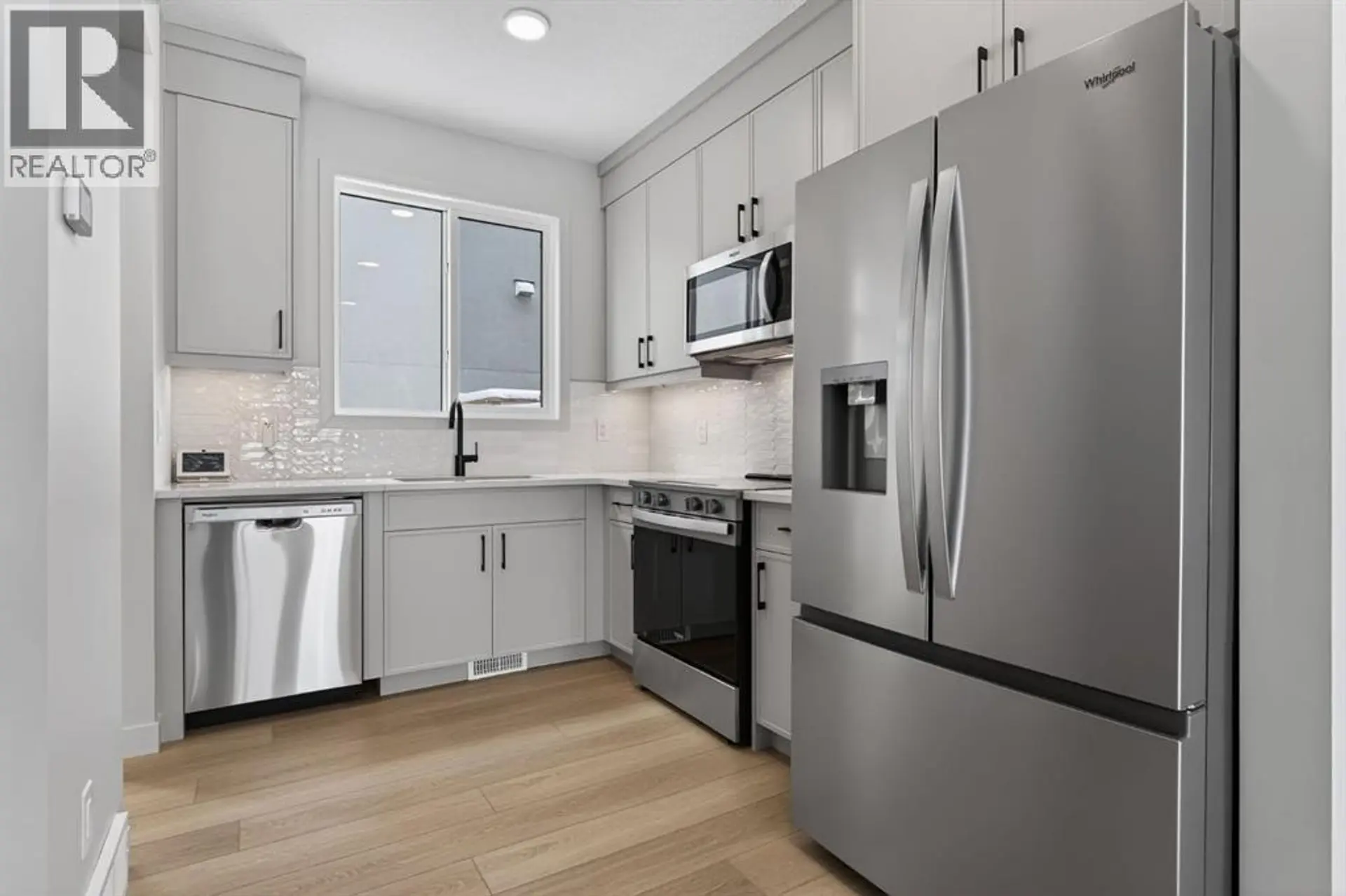 645 53 Avenue SW - Image 5