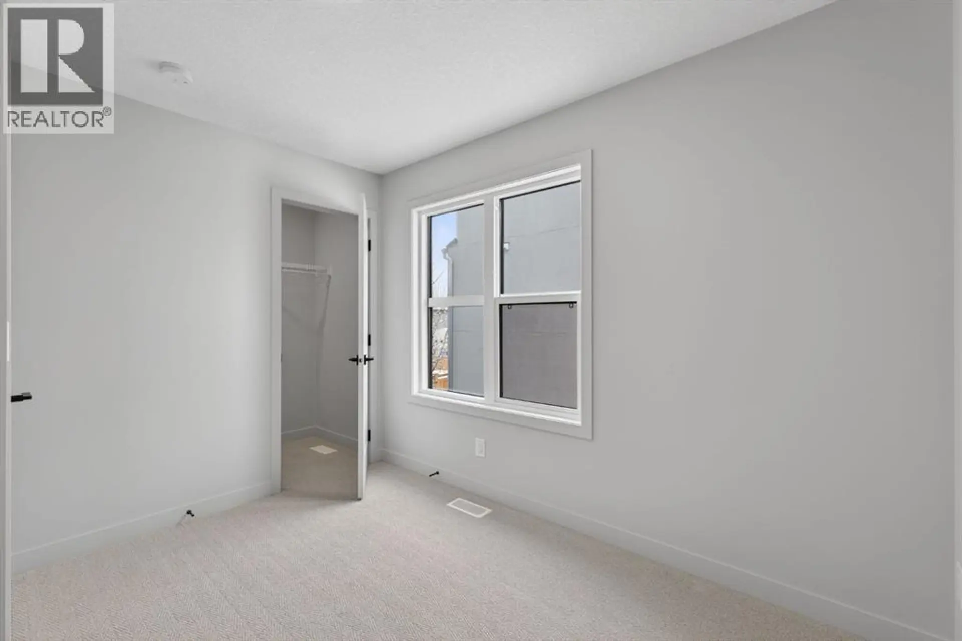 645 53 Avenue SW - Image 7