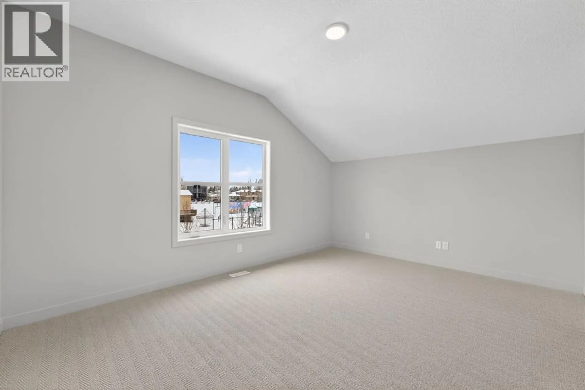 645 53 Avenue SW - Image 12