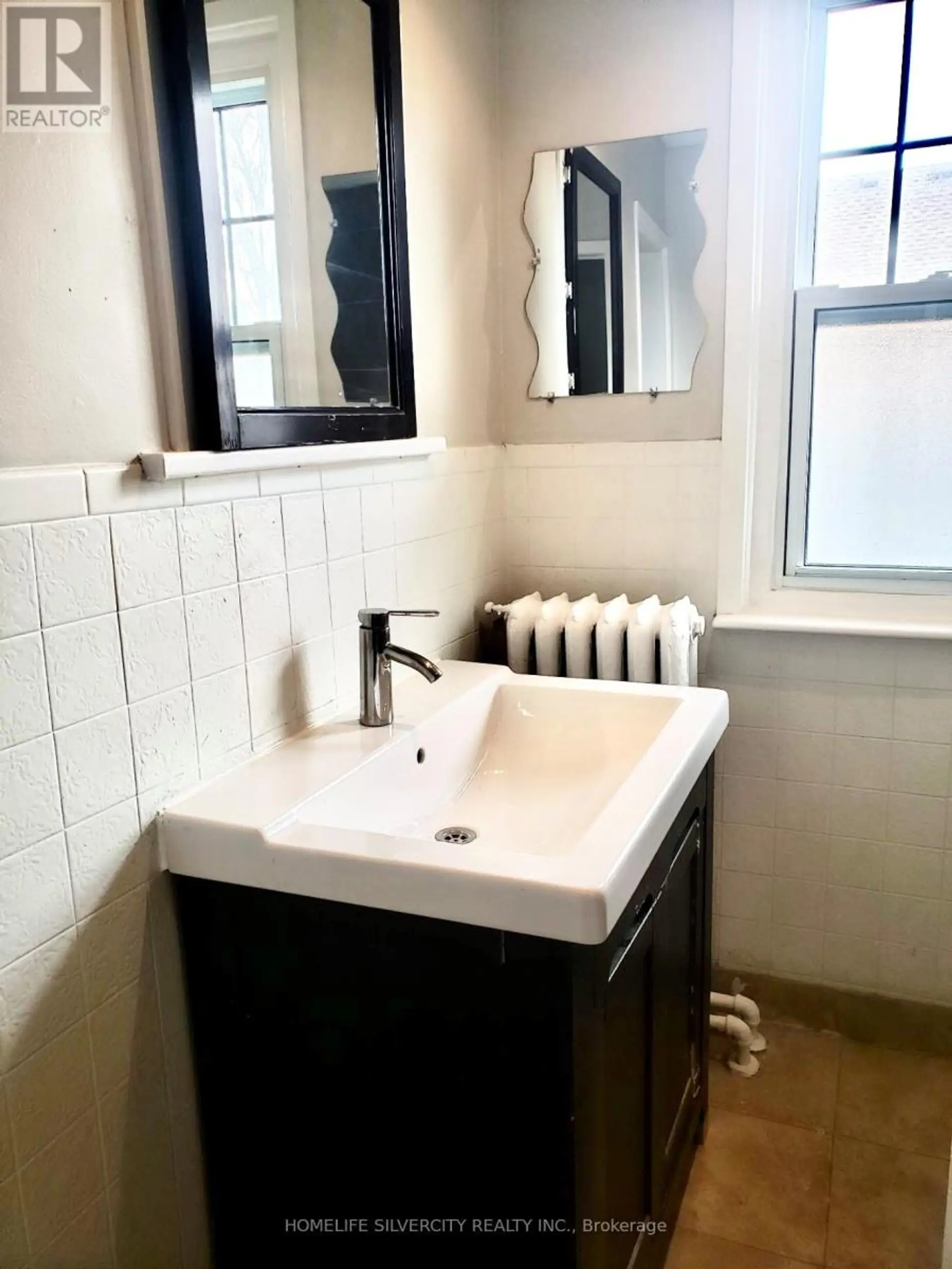 147 HOLTON AVENUE S - Image 8