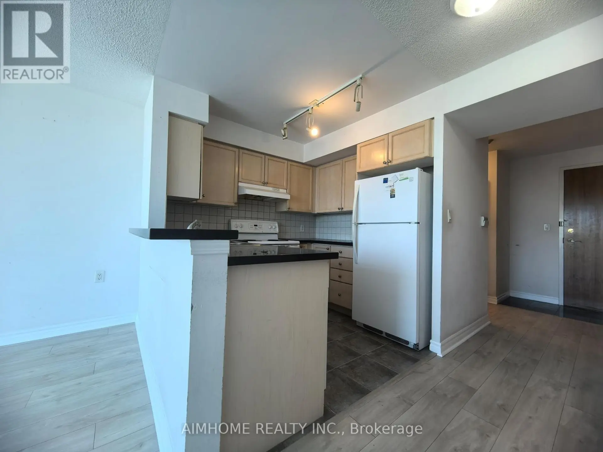 #410 3830 BATHURST STREET - Image 10