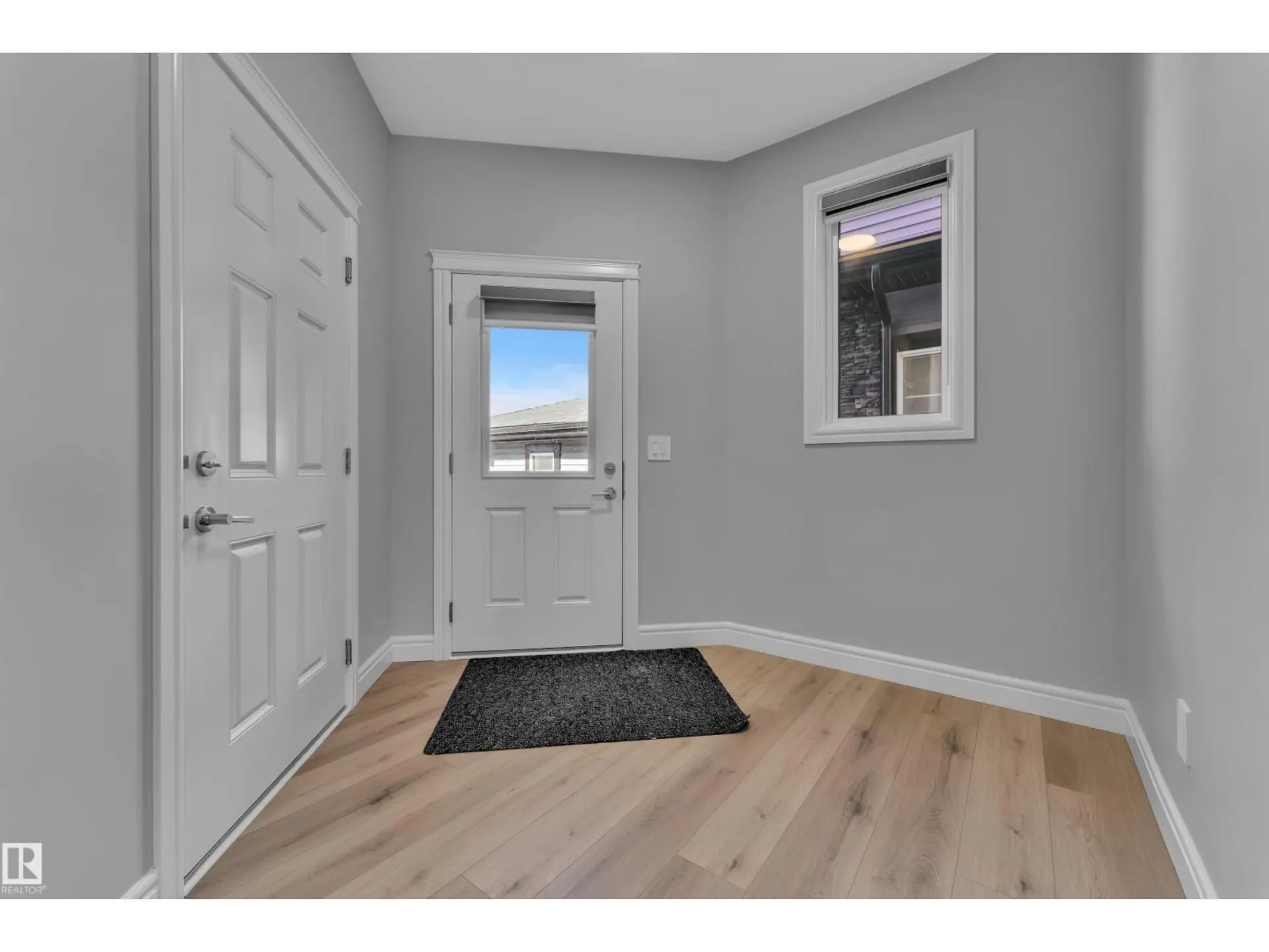 16222 19 AV SW SW - Image 2