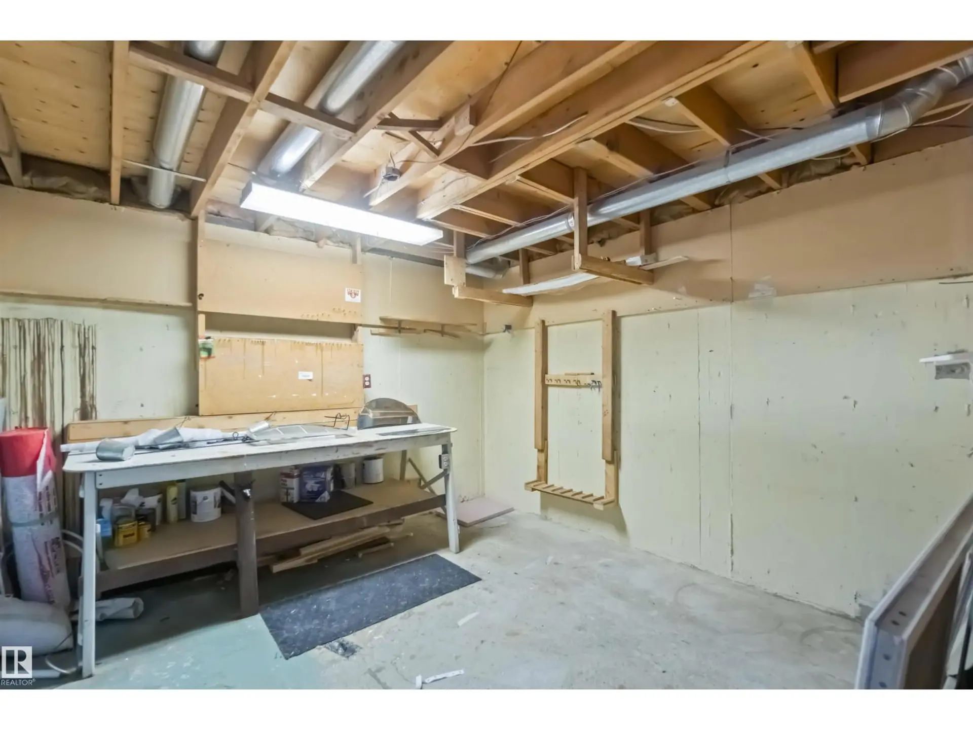 7026 Millwoods RD NW - Image 15