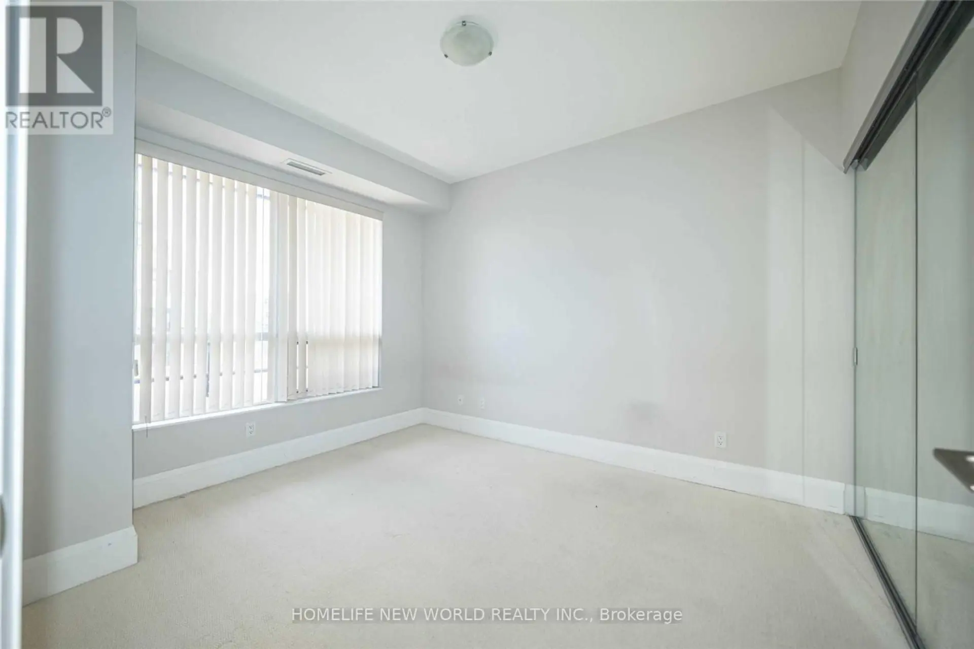 #1815 100 HARRISON GARDEN BOULEVARD - Image 8