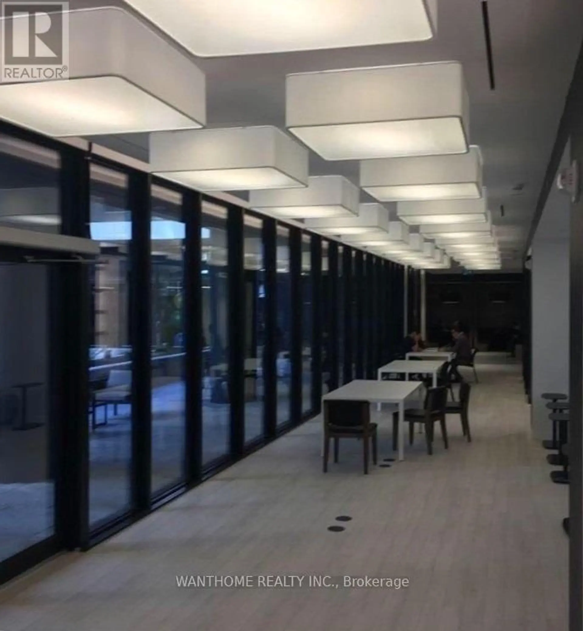 #620 85 WOOD STREET - Image 10