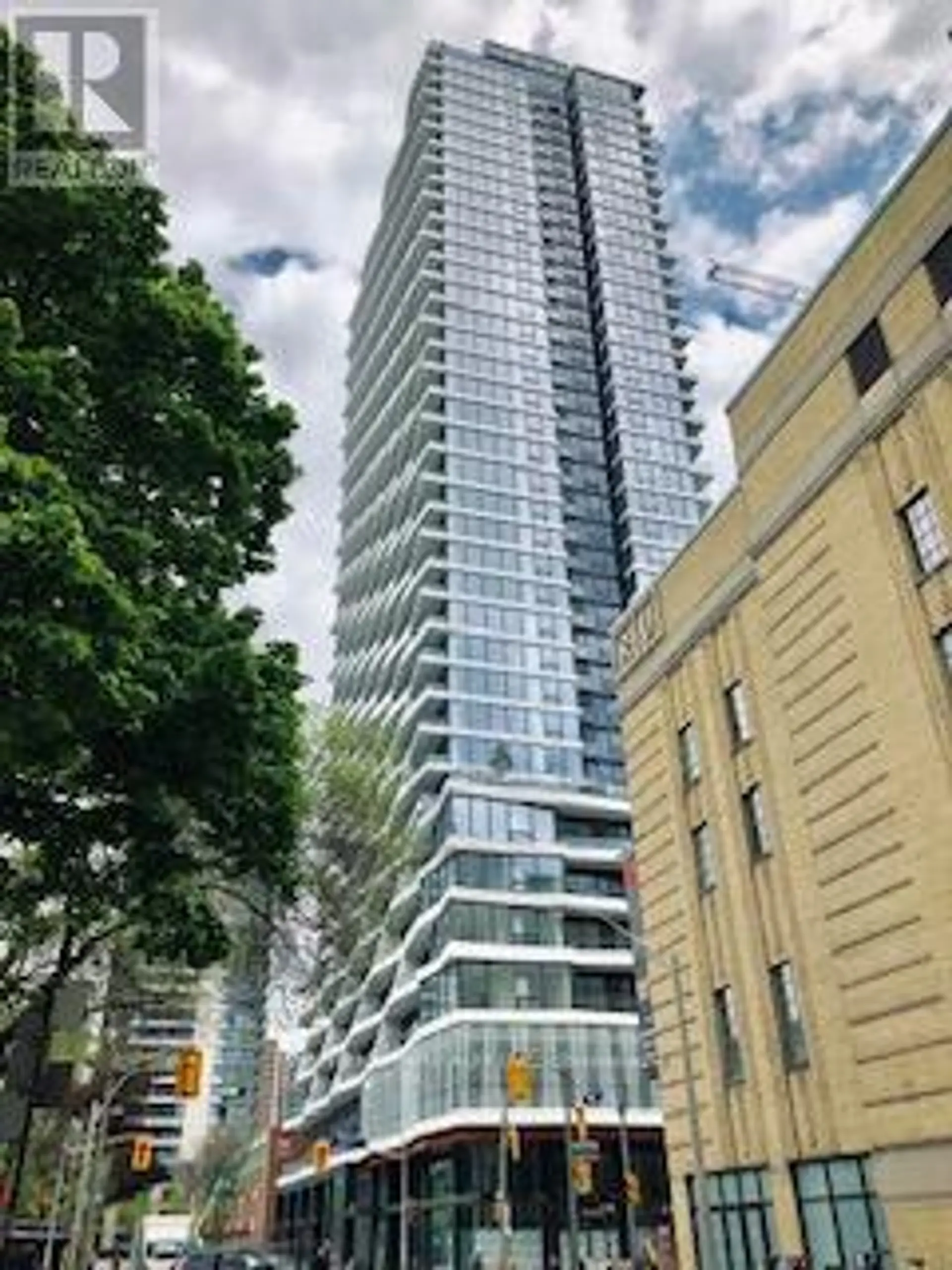 #620 85 WOOD STREET - Image 2