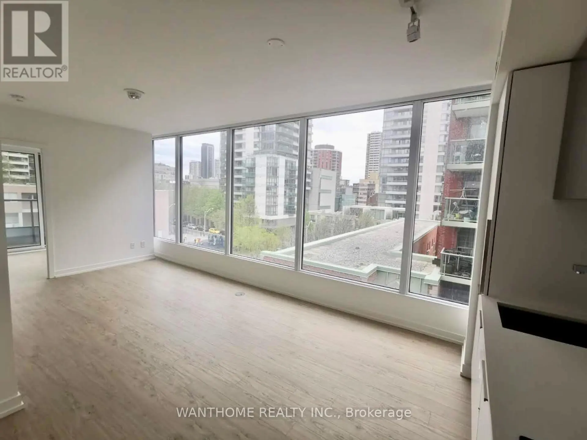 #620 85 WOOD STREET - Image 5
