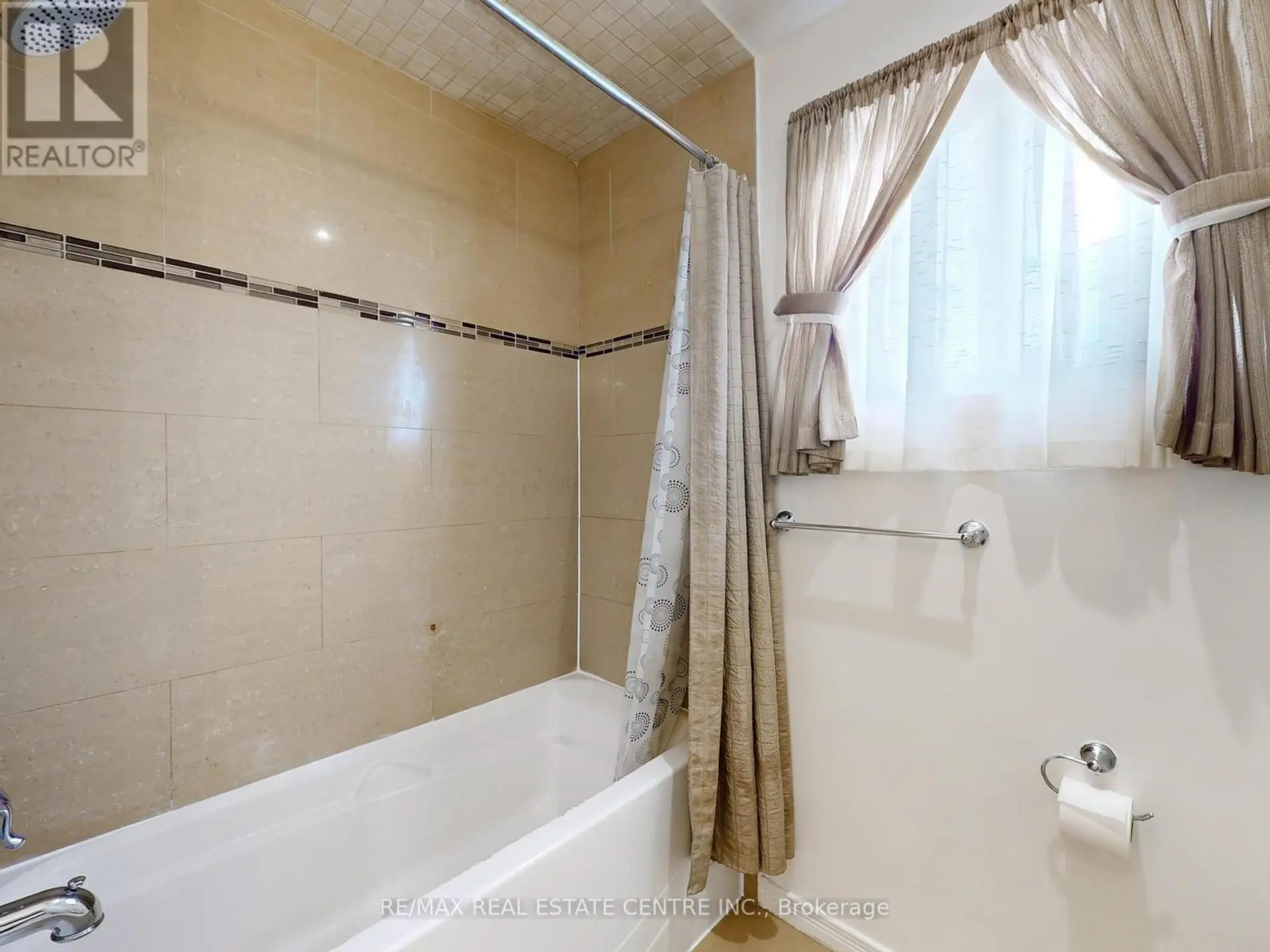 9 FAIRCHILD AVENUE - Image 13