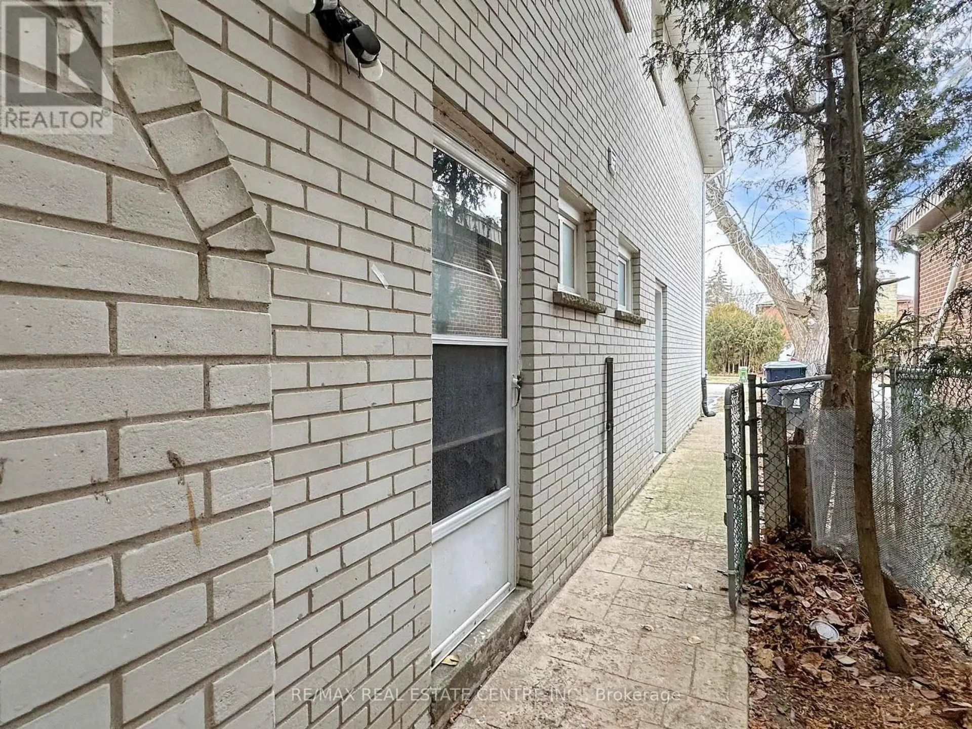9 FAIRCHILD AVENUE - Image 20
