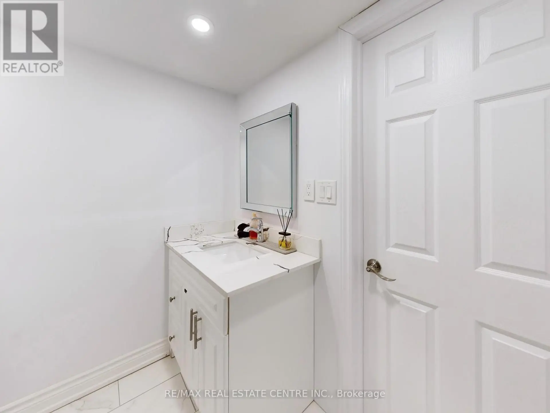 9 FAIRCHILD AVENUE - Image 18