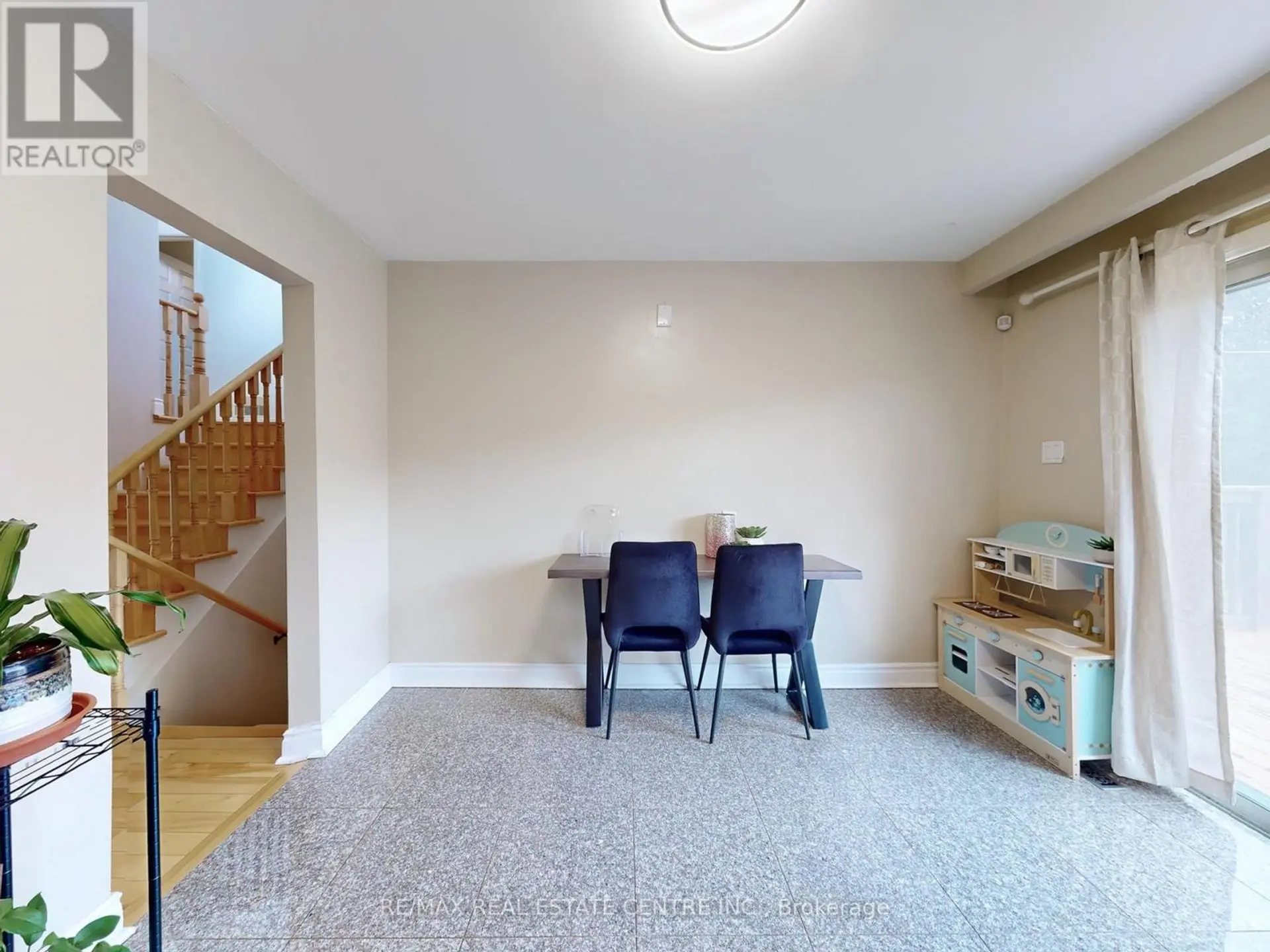 9 FAIRCHILD AVENUE - Image 6