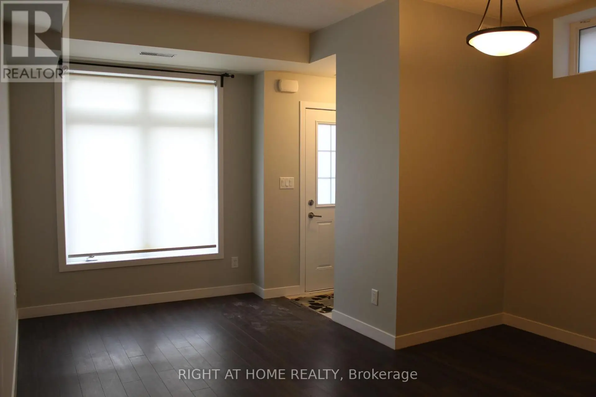 #17 6 BICKNELL AVENUE - Image 2