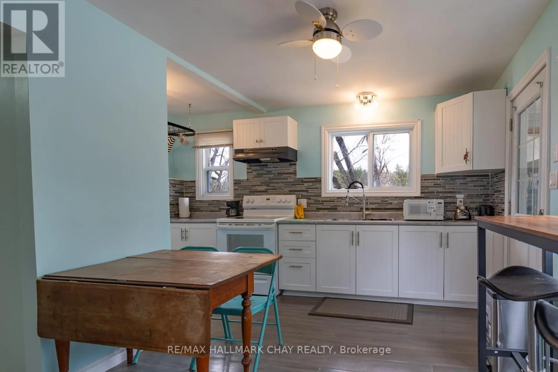 6 DICKSON STREET - Image 5