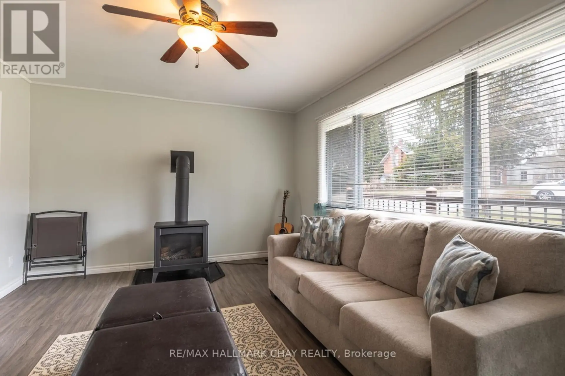 6 DICKSON STREET - Image 8