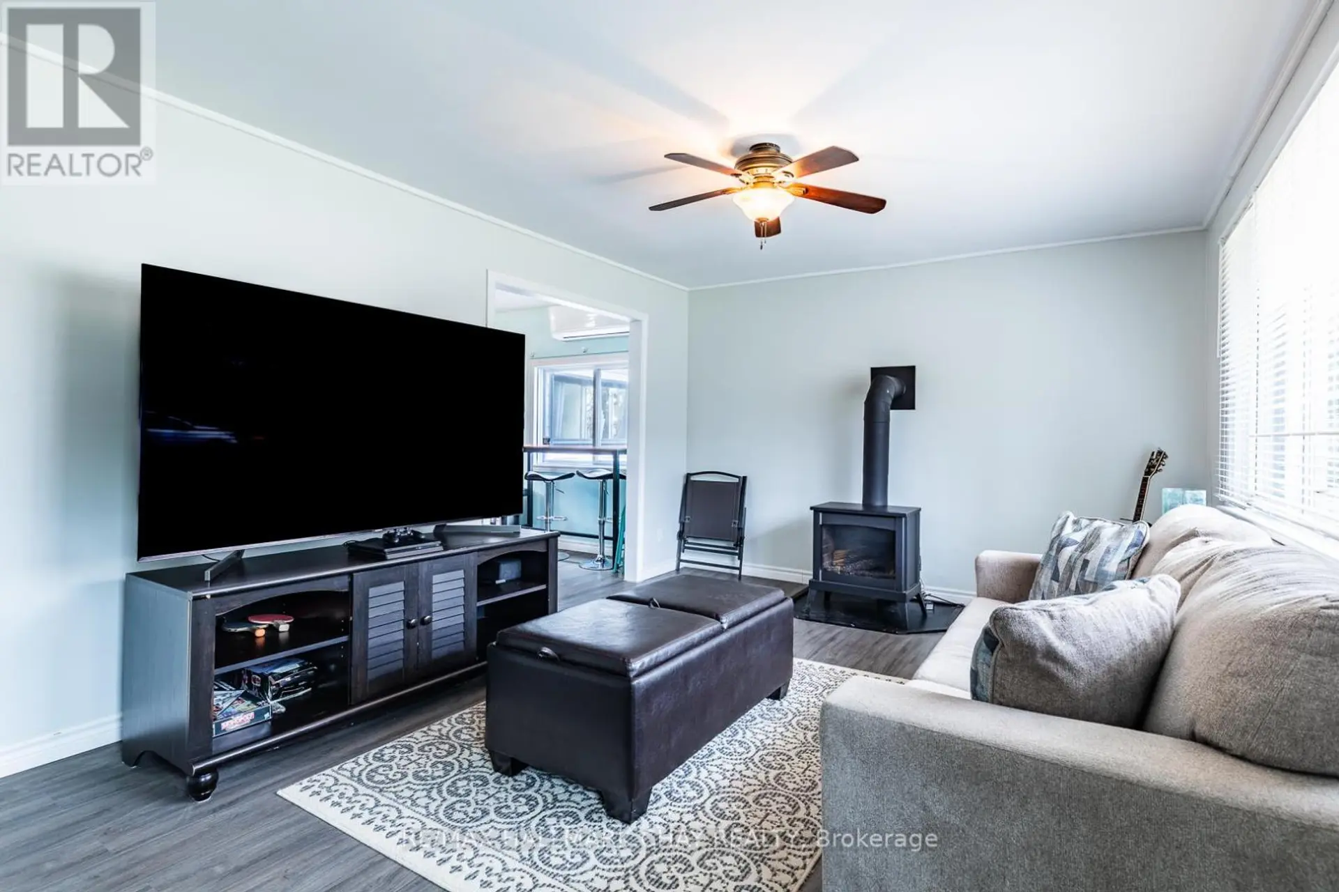 6 DICKSON STREET - Image 9