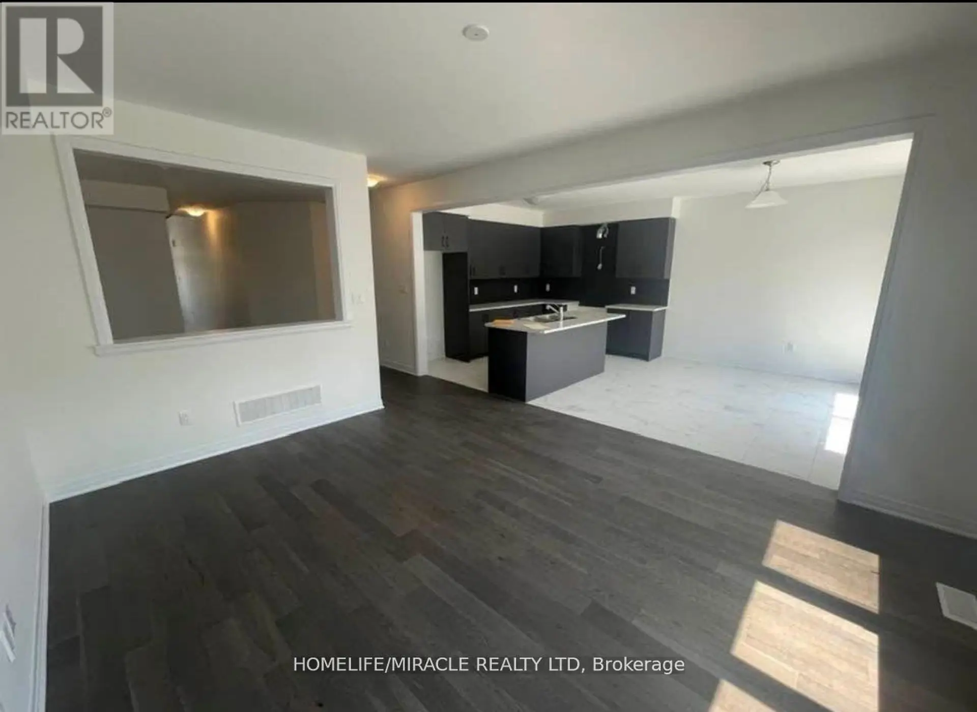 36 PORT CRESCENT - Image 3