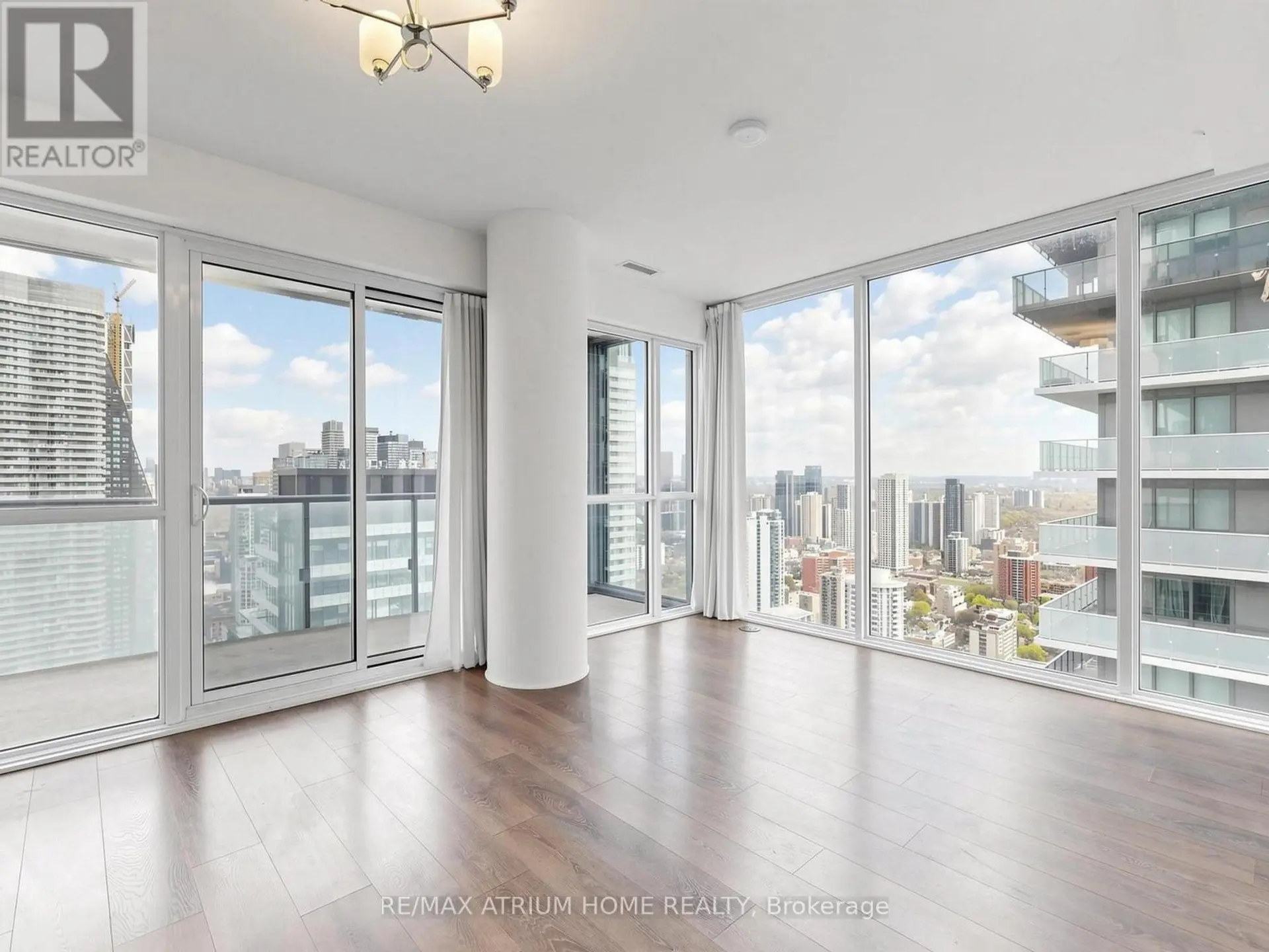#4308 15 GRENVILLE STREET - Image 1