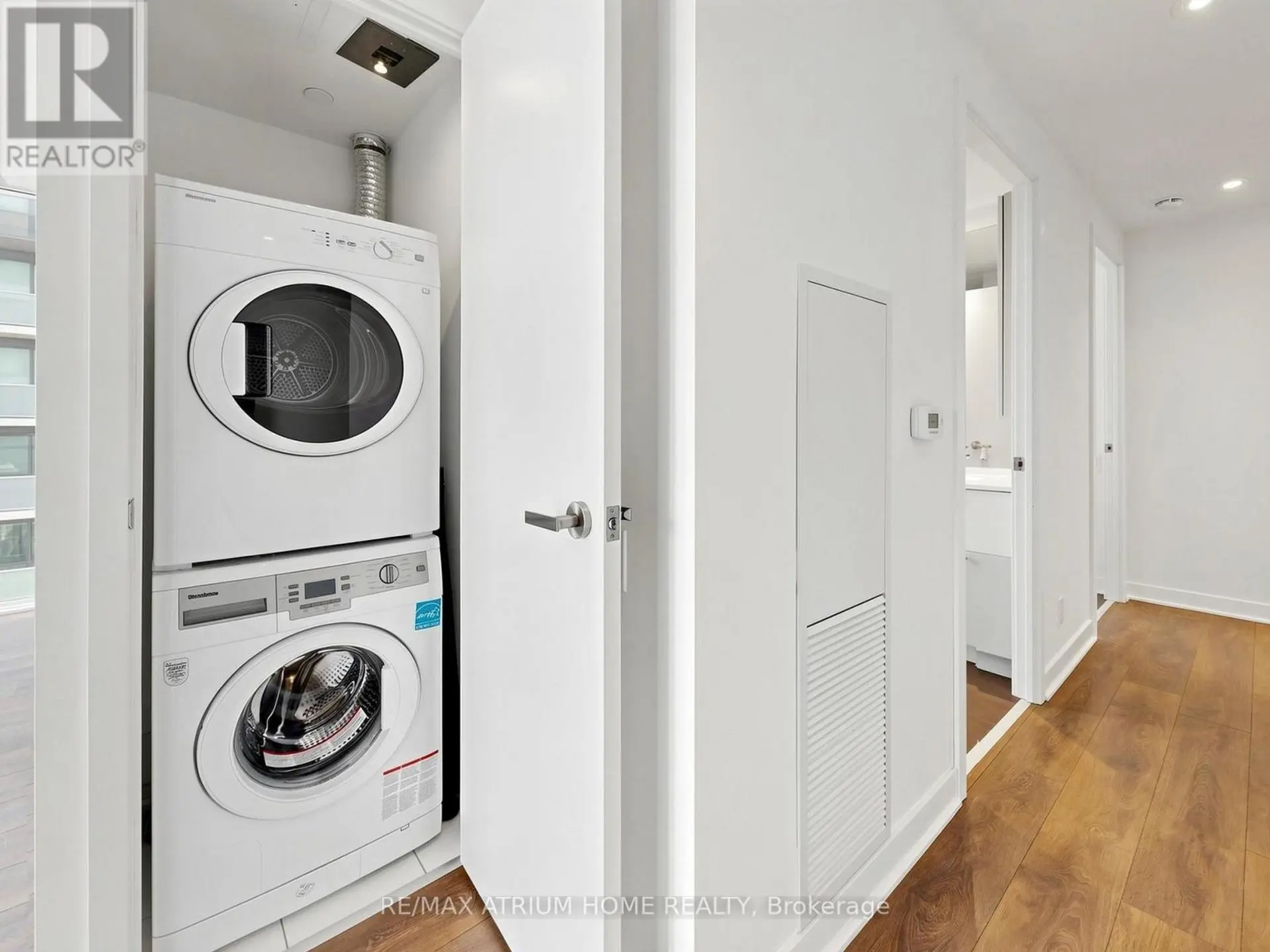#4308 15 GRENVILLE STREET - Image 8