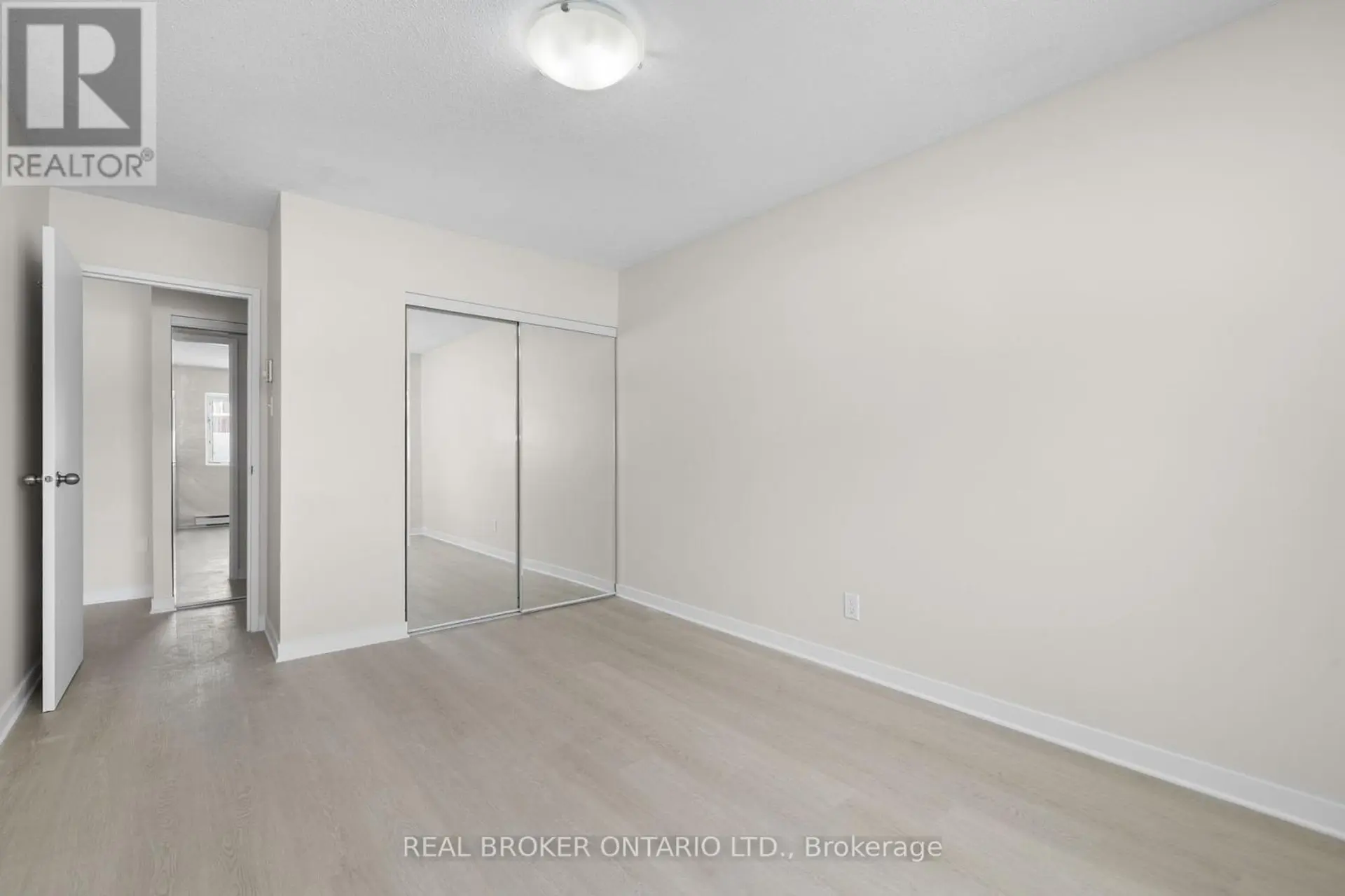 #103C 2041 ARROWSMITH DRIVE - Image 12