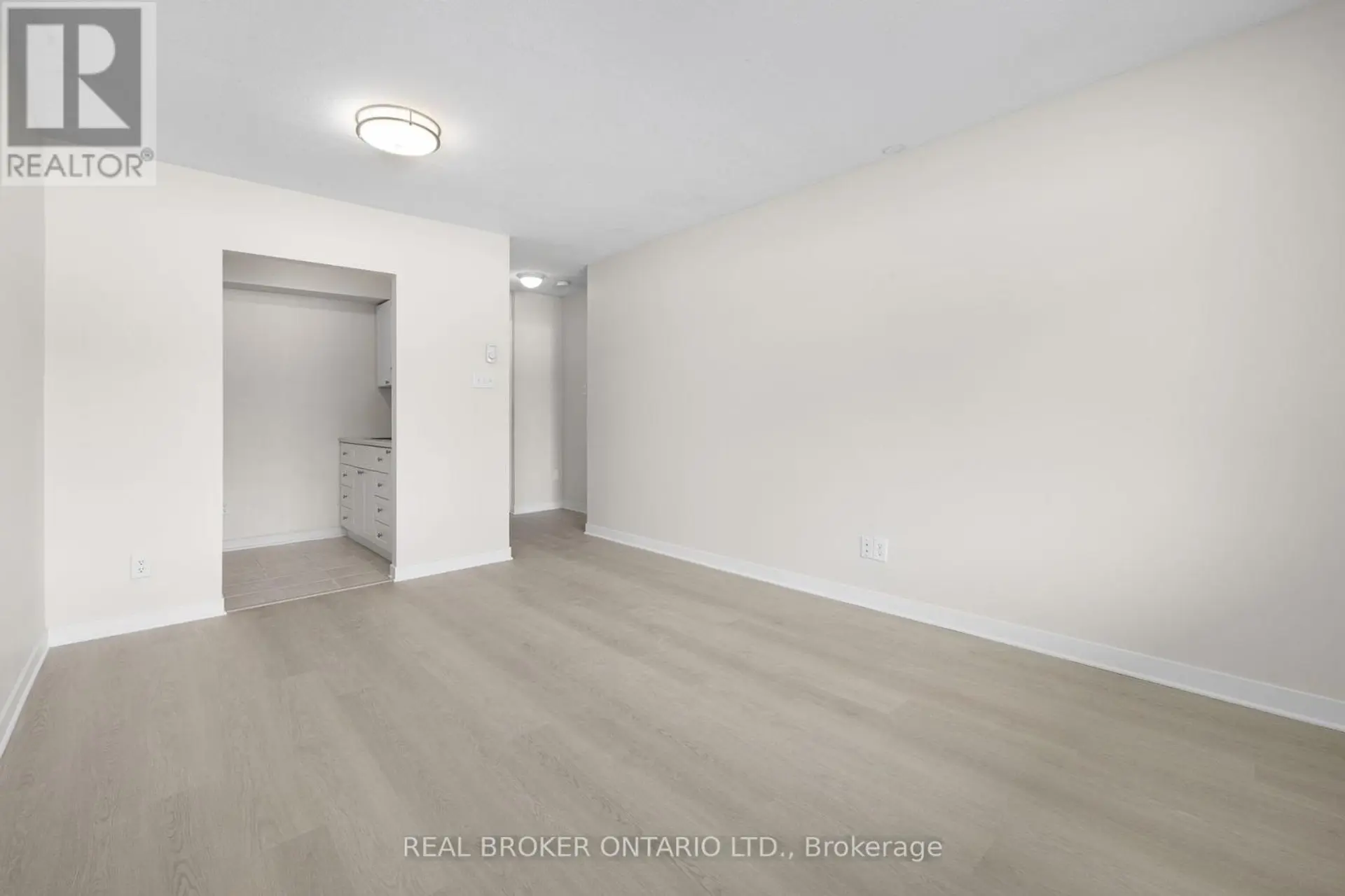 #103C 2041 ARROWSMITH DRIVE - Image 6