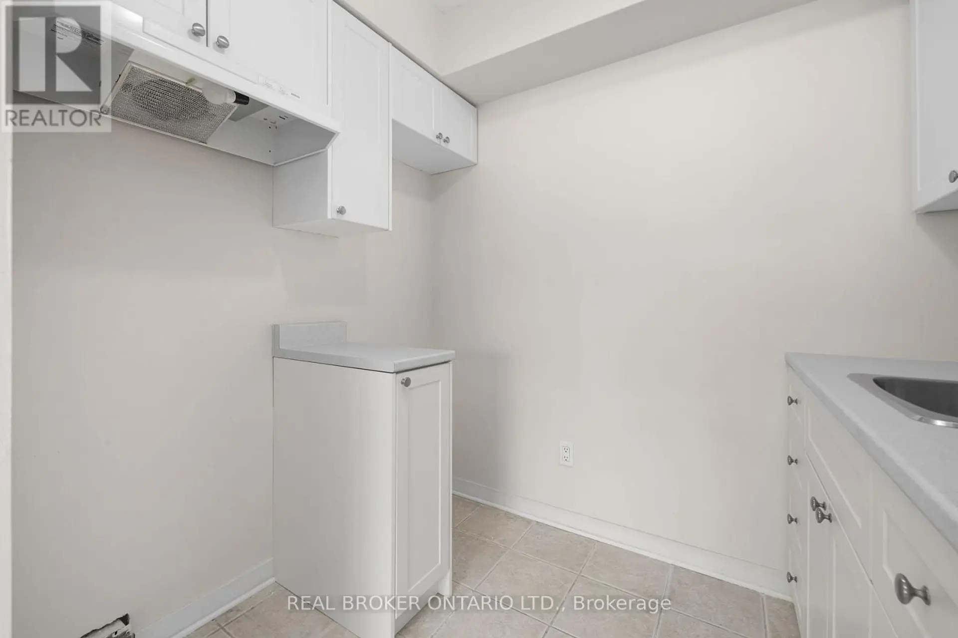 #103C 2041 ARROWSMITH DRIVE - Image 8