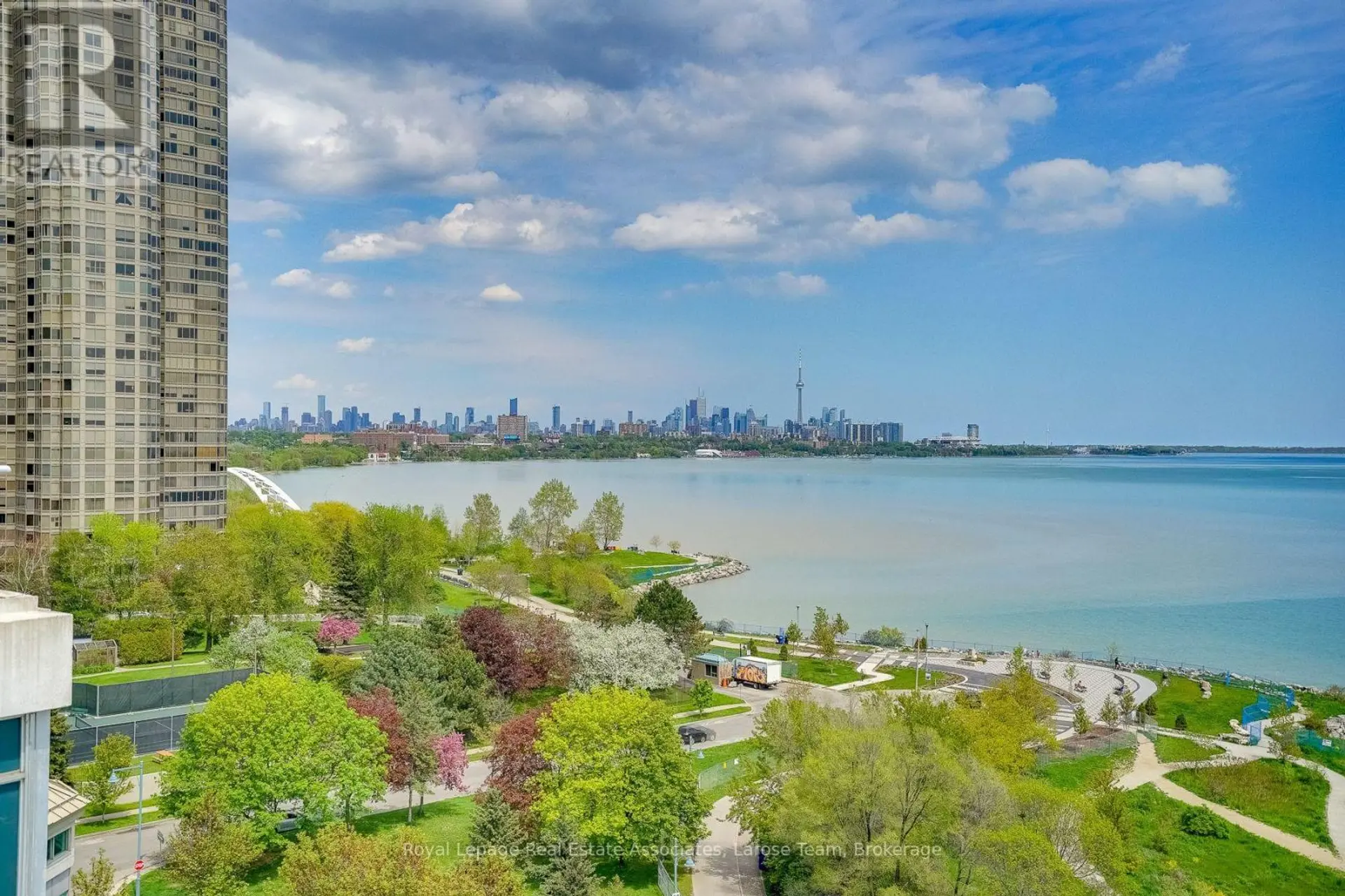 #1607 3 MARINE PARADE DRIVE - Image 19