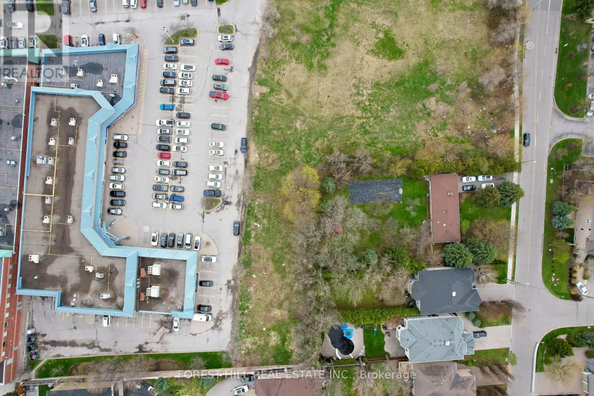 27 VAUGHAN BOULEVARD - Image 6