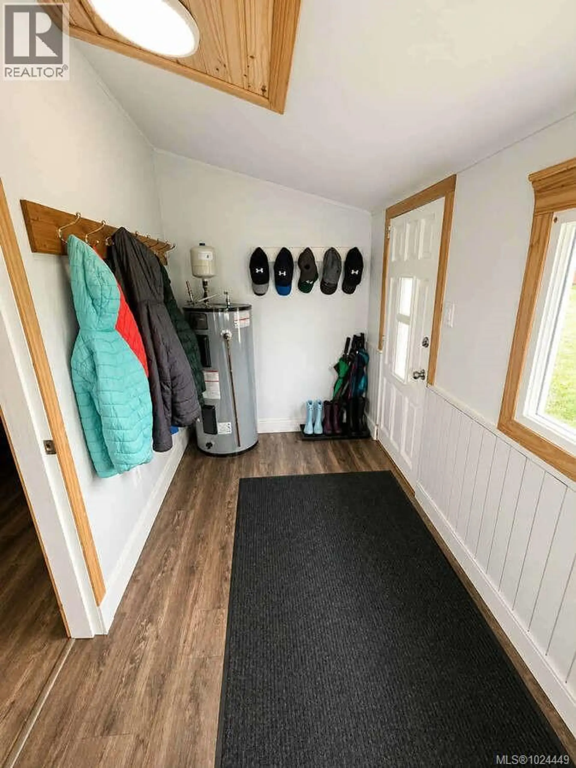 4925 Leslie Ave - Image 3