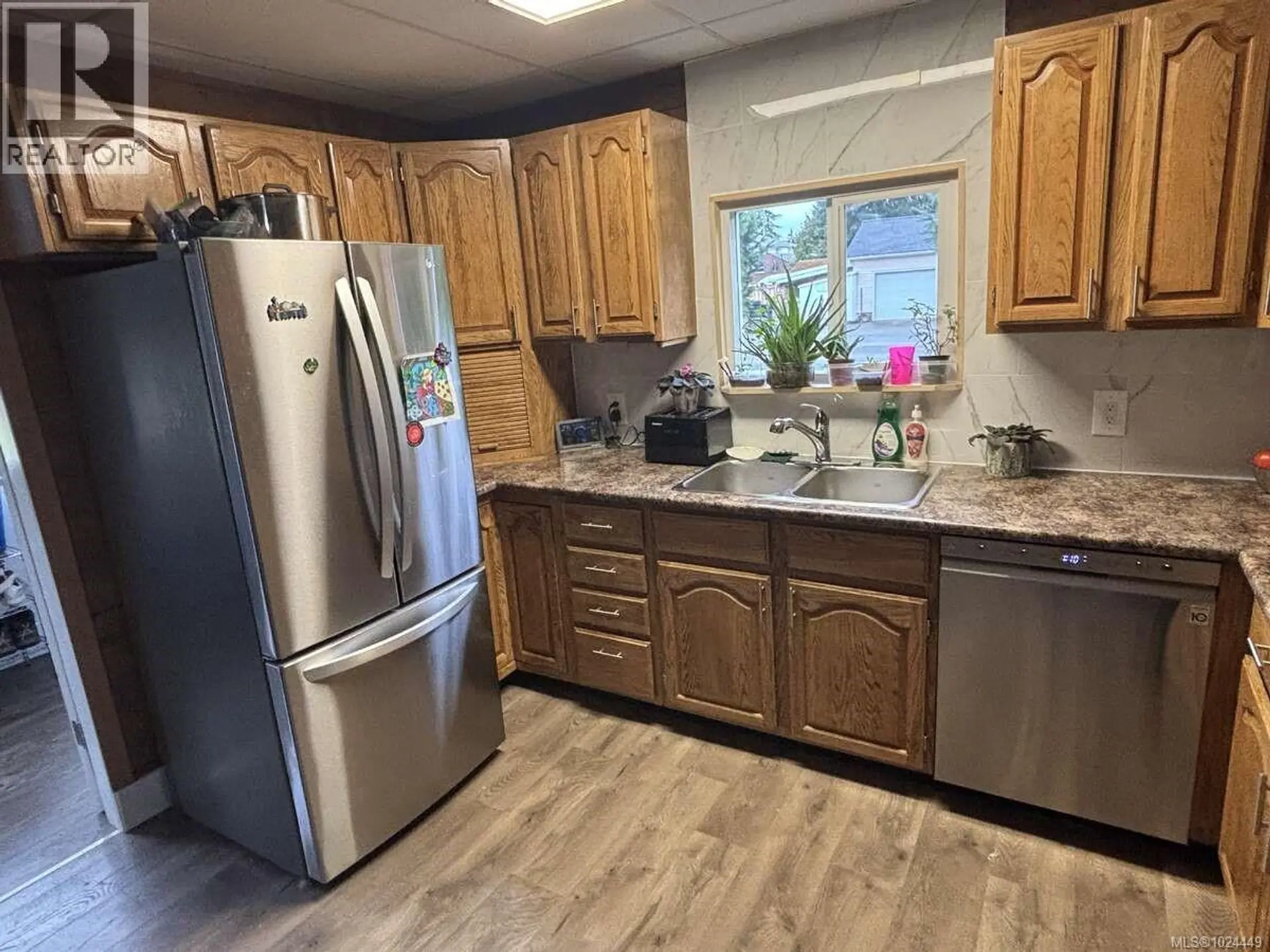 4925 Leslie Ave - Image 7