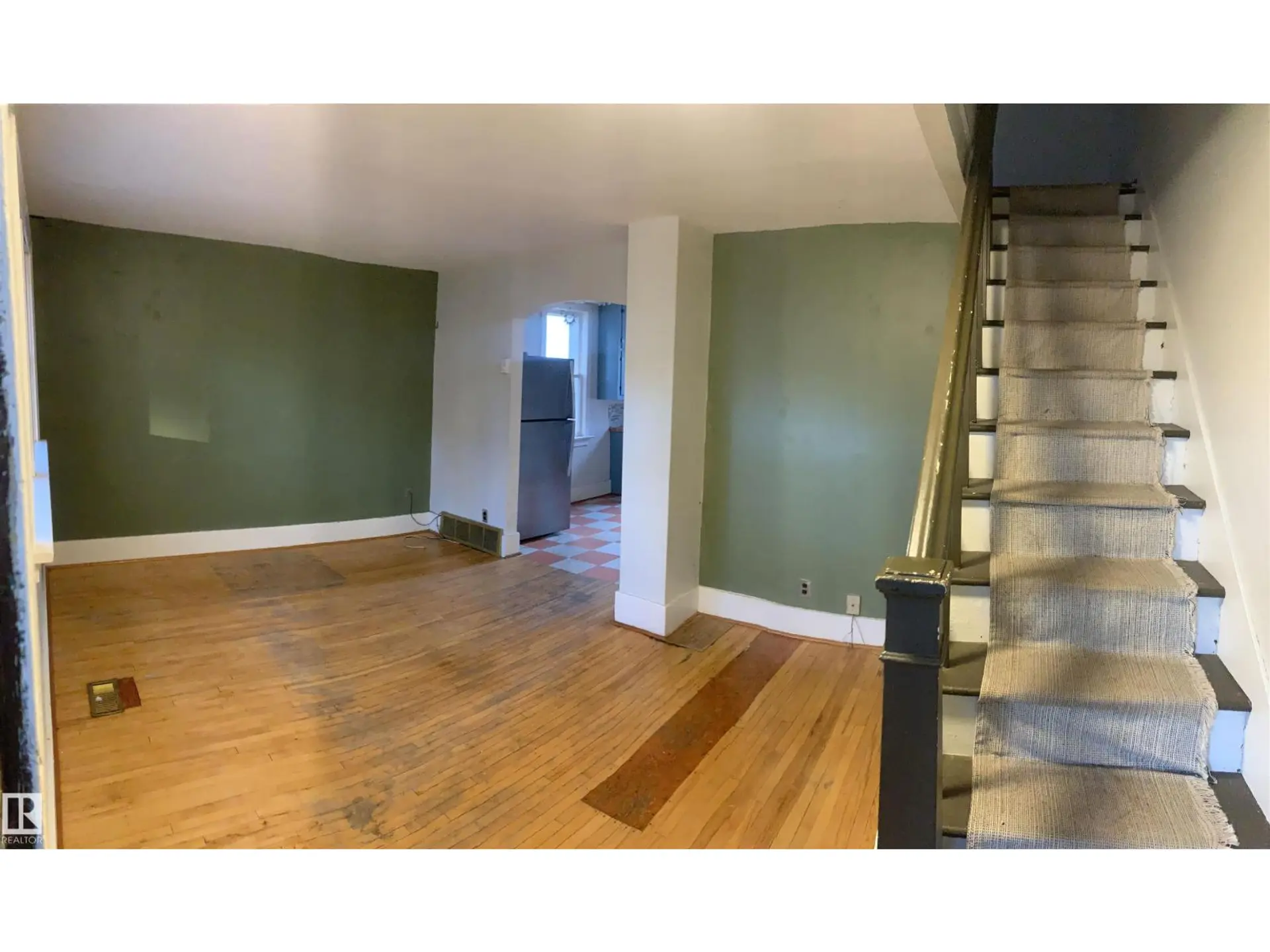 9747 90 AV NW - Image 3