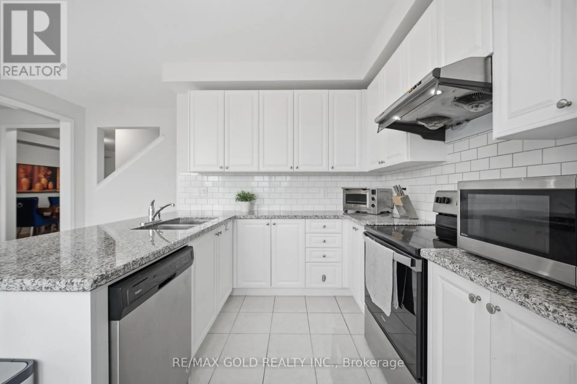 26 GERANIUM CRESCENT - Image 8