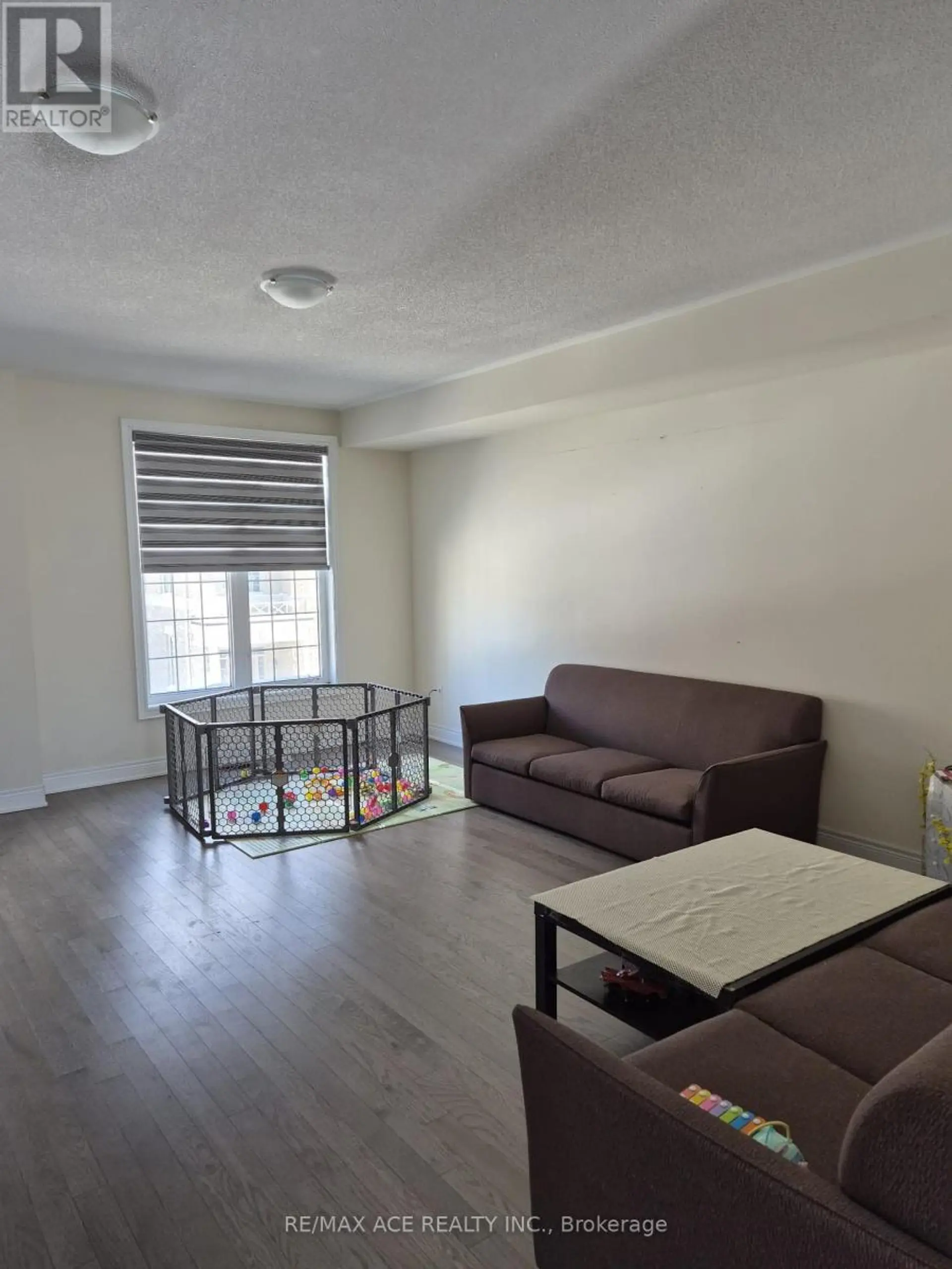 32 ANDRESS WAY - Image 3