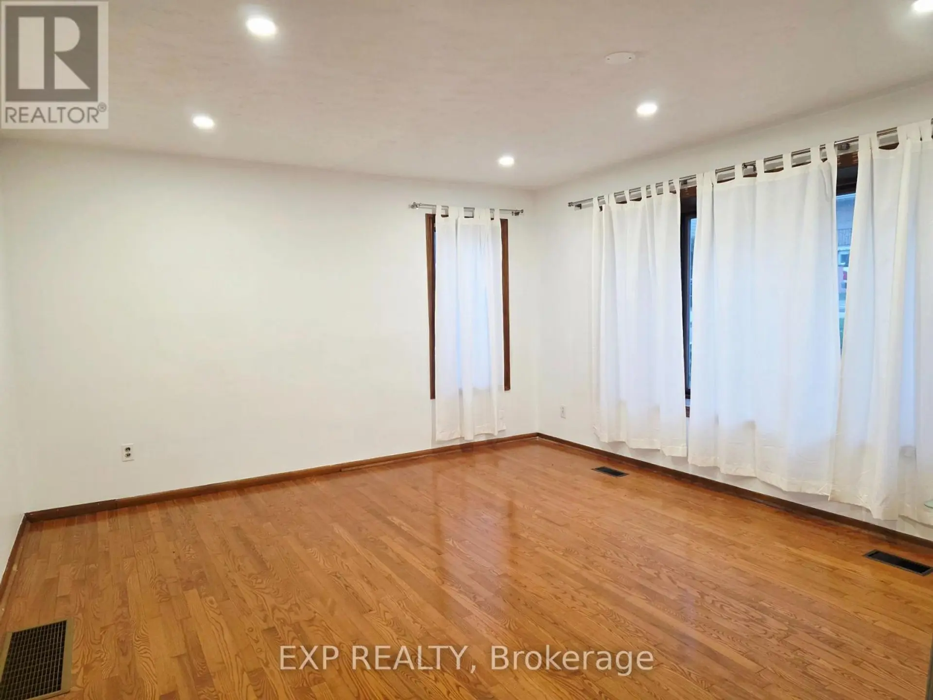 166 JOHN STREET W - Image 2