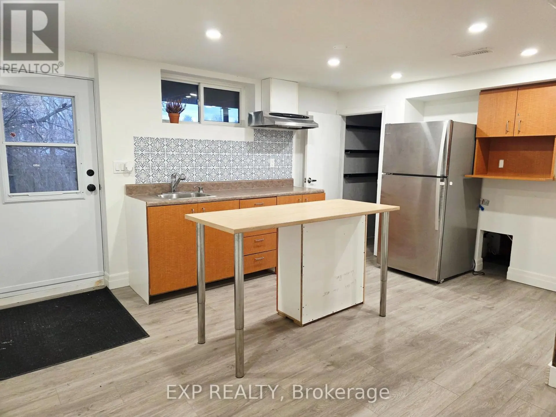 166 JOHN STREET W - Image 7