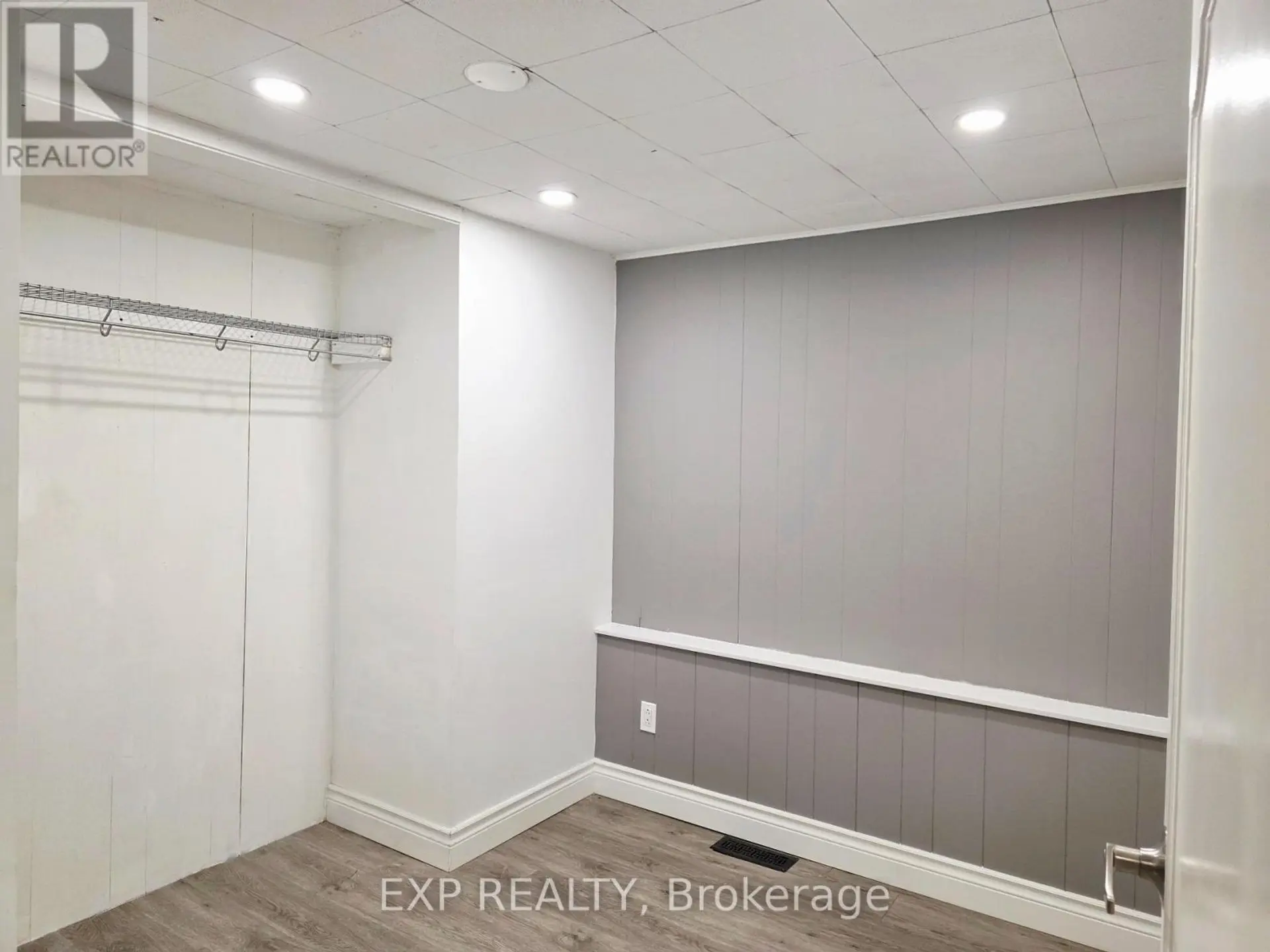 166 JOHN STREET W - Image 9