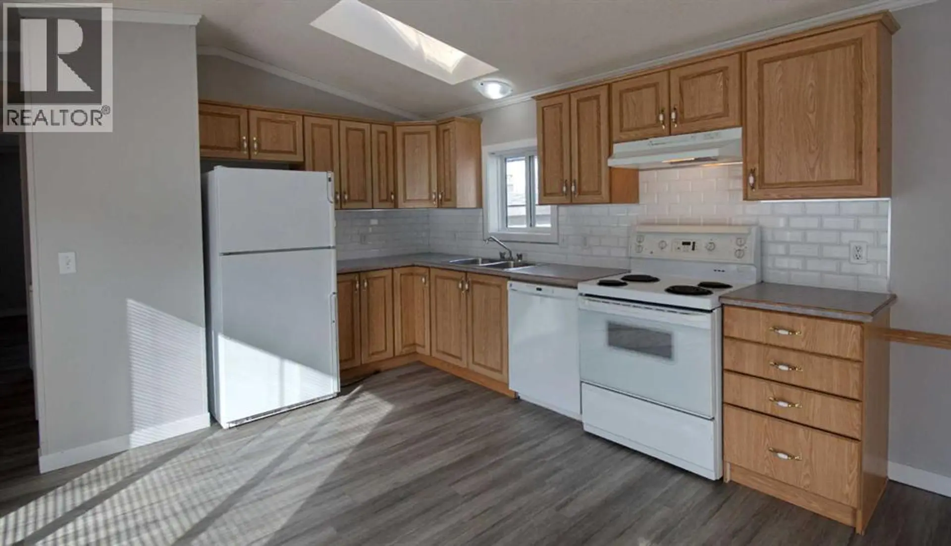 33, 6101 20th Avenue - Image 4