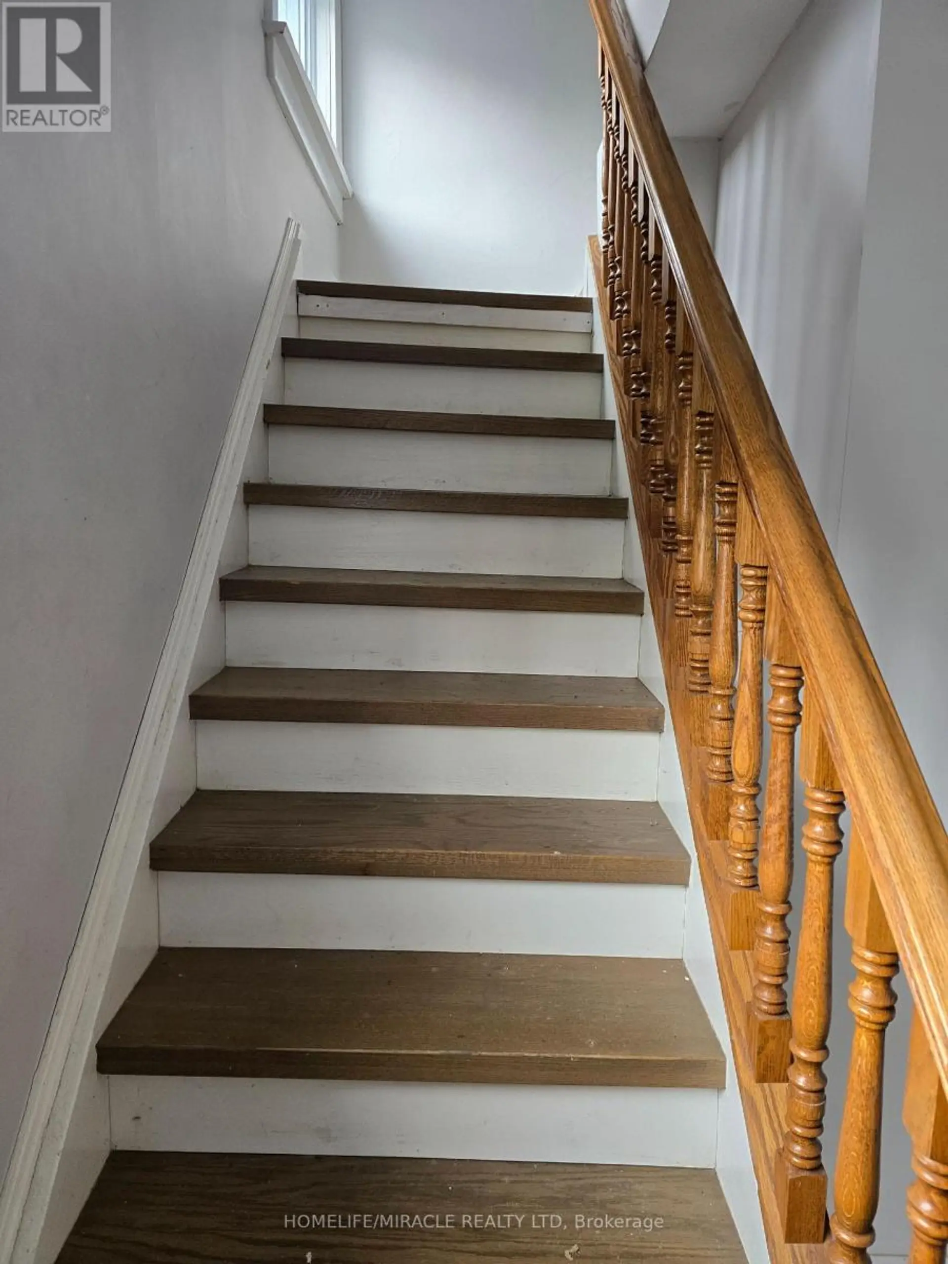 83 LIBERTY STREET N - Image 4