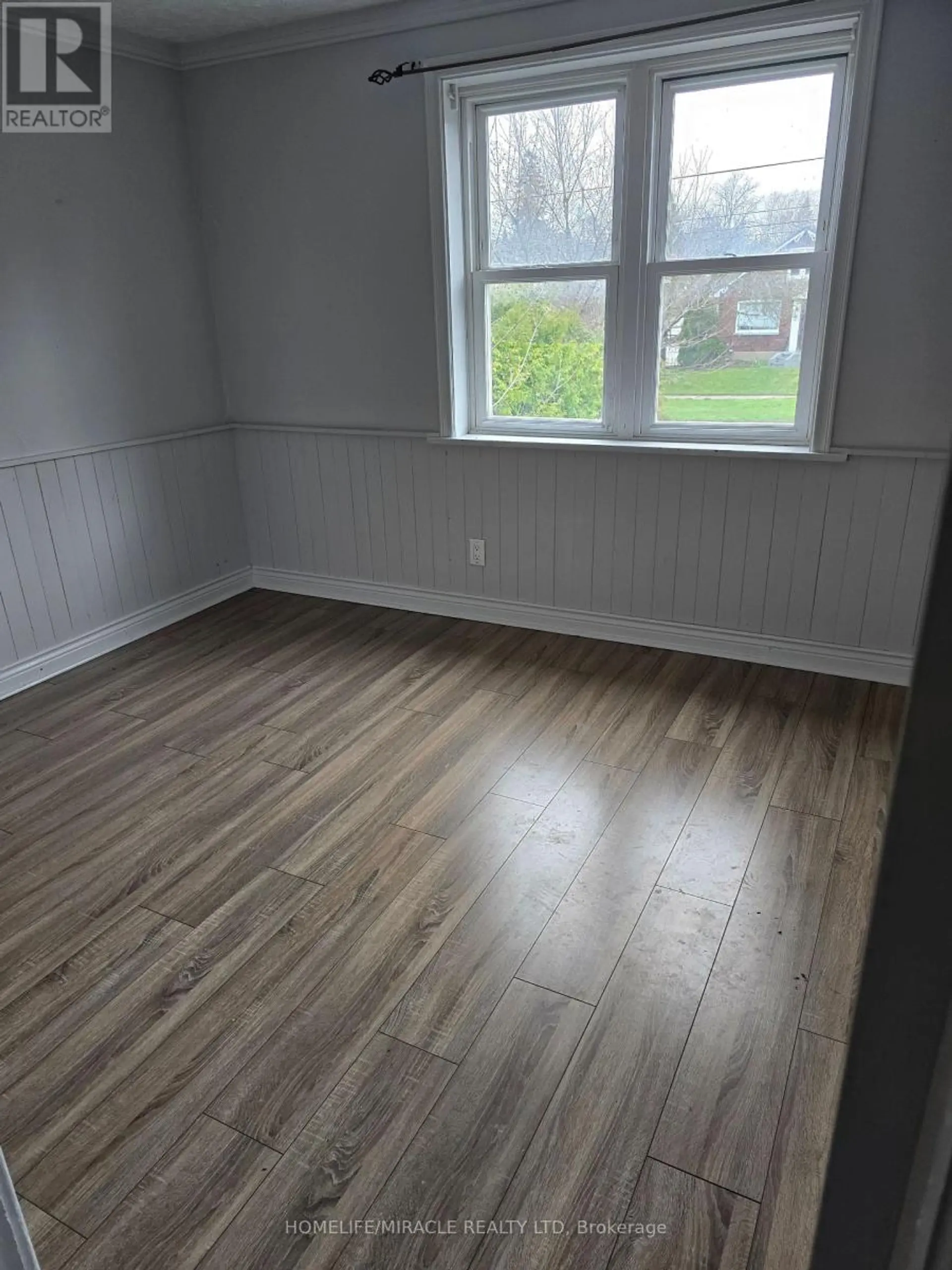 83 LIBERTY STREET N - Image 6