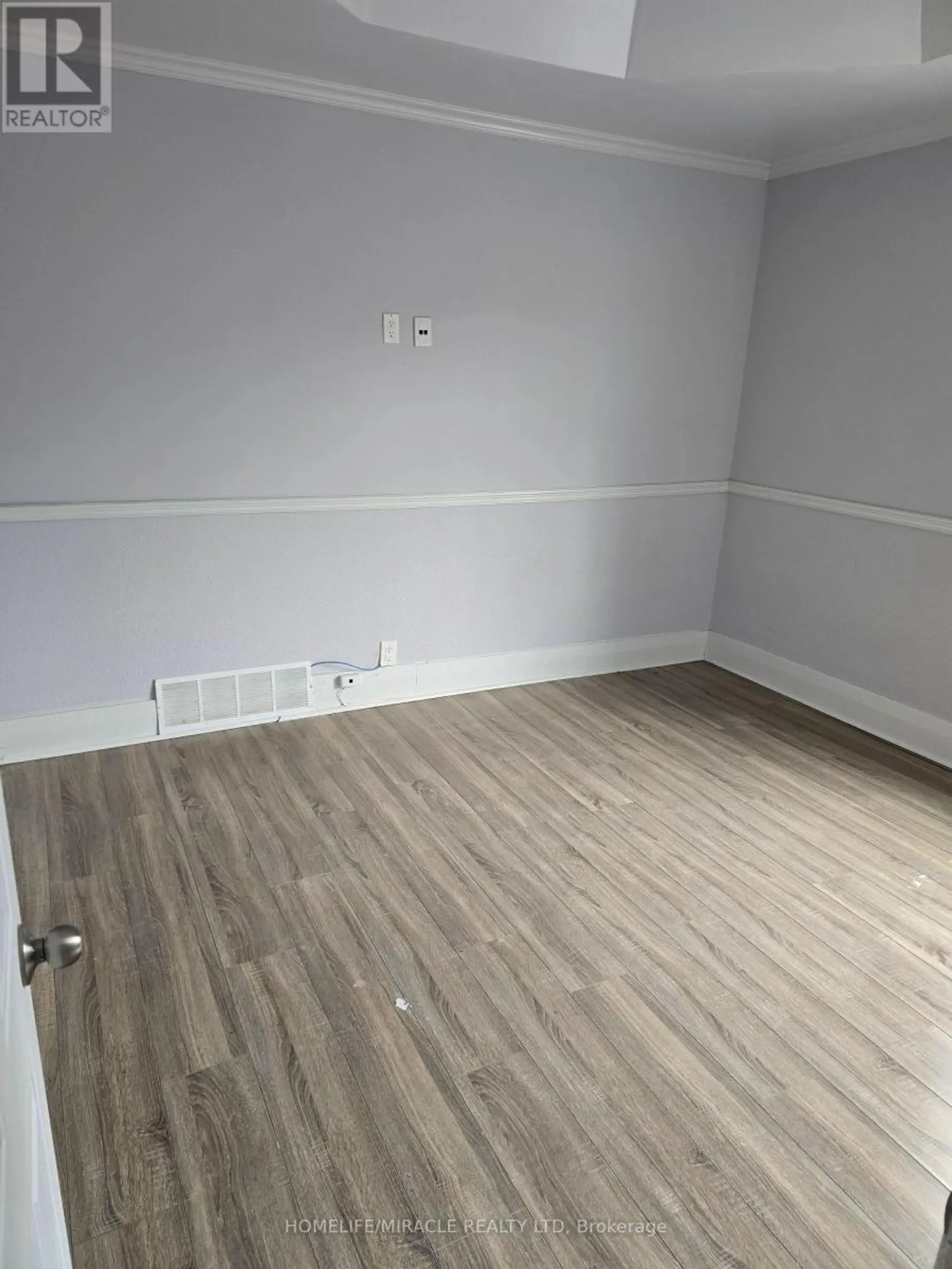 83 LIBERTY STREET N - Image 3