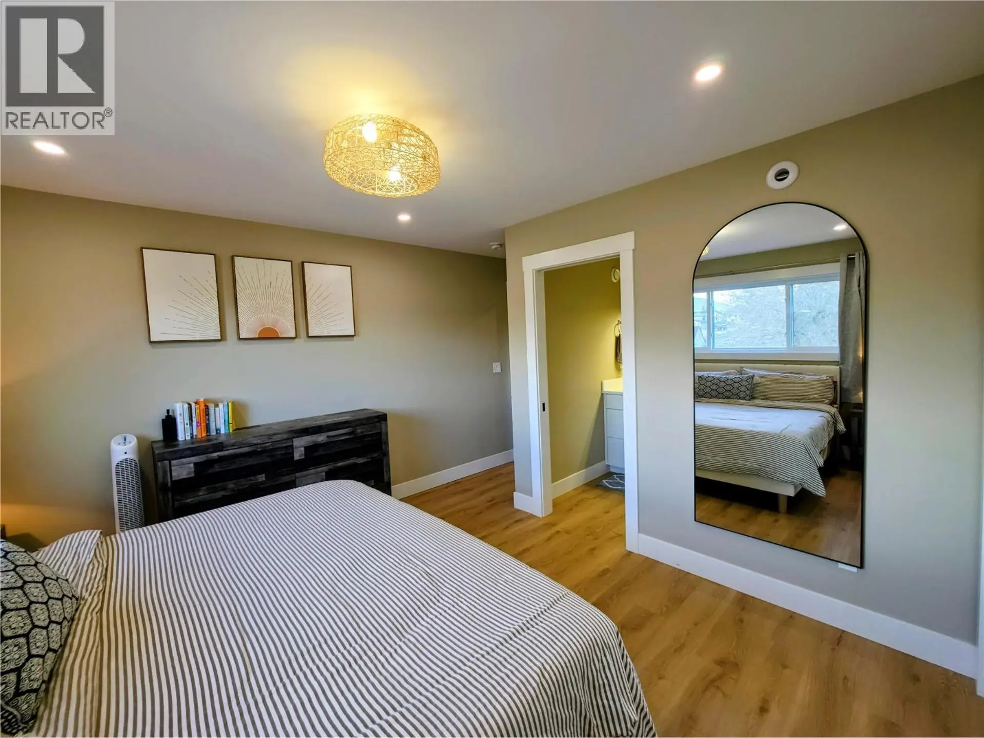 #A & C 126 13th Avenue S - Image 11