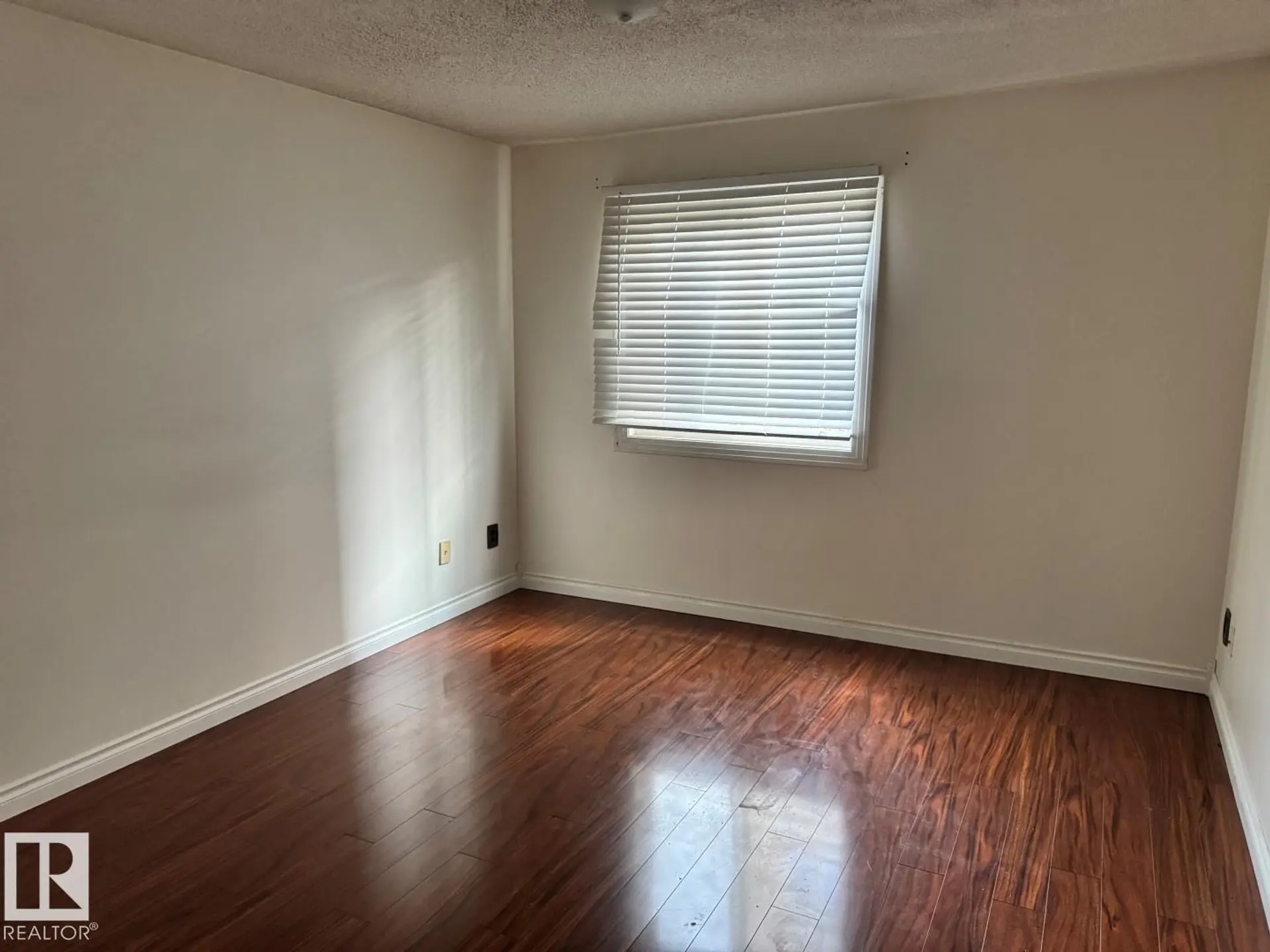 #103 9640 105 ST NW - Image 7