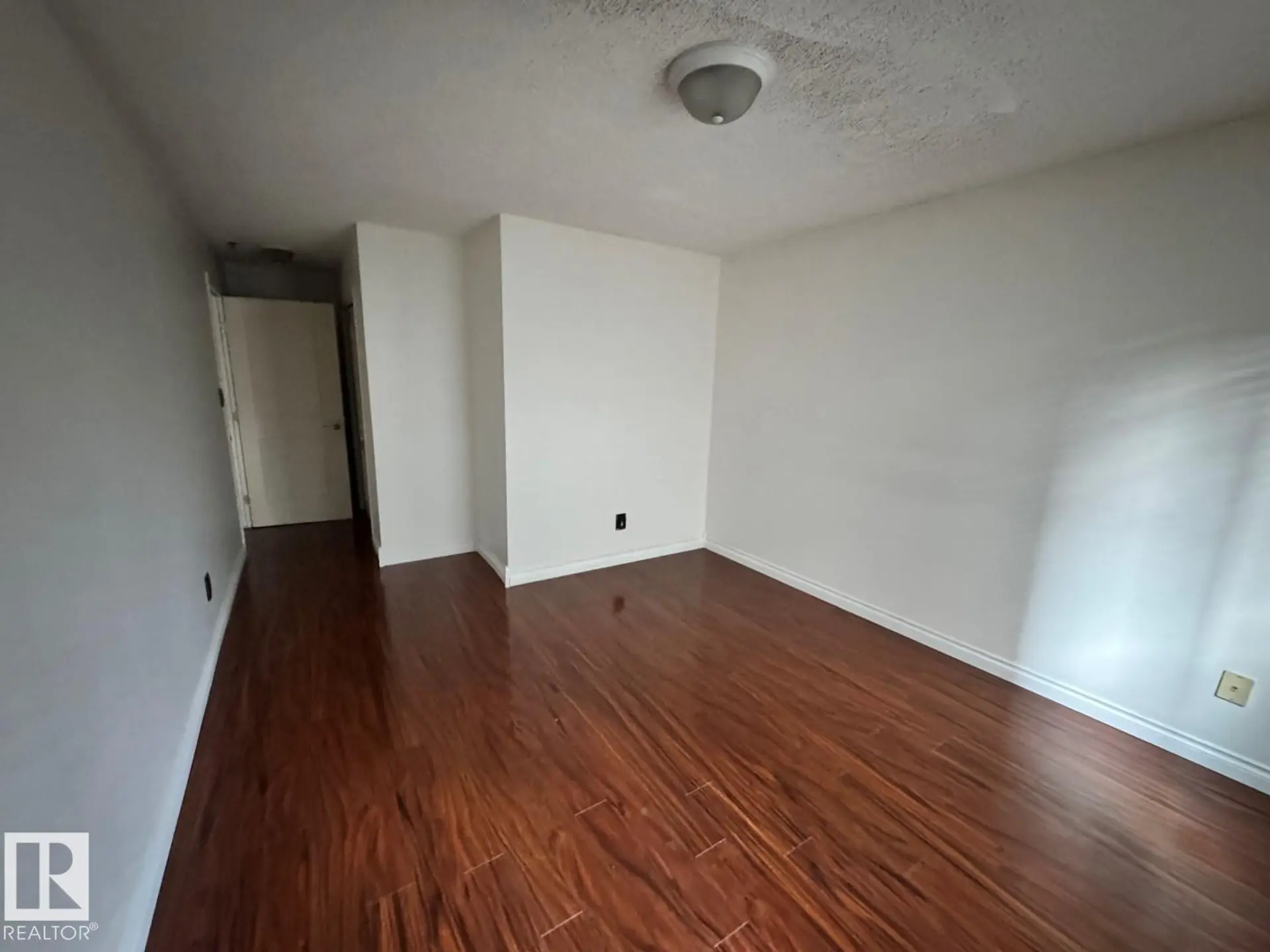 #103 9640 105 ST NW - Image 8