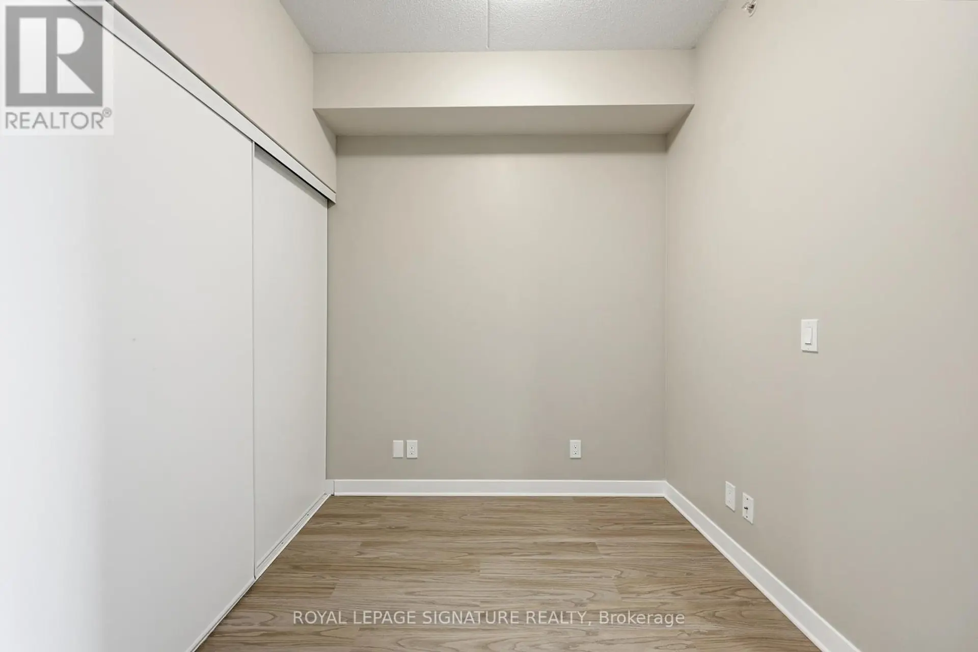 #1103 15 QUEEN STREET S - Image 10